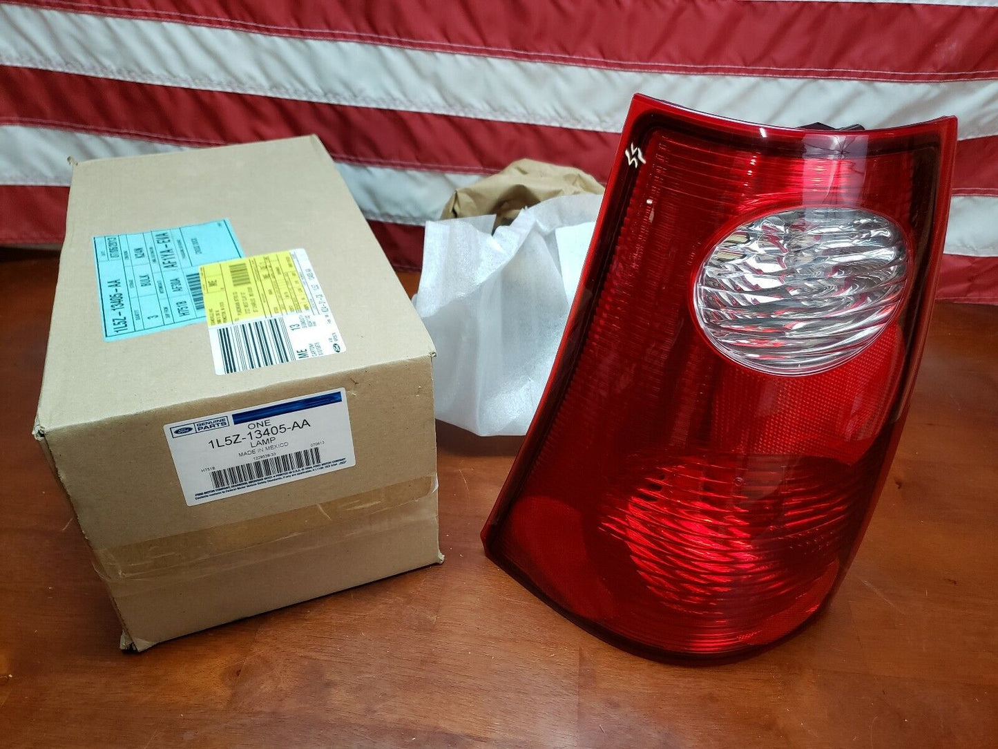 NEW OEM Driver Taillight Taillamp 2001-2005 Ford Explorer Sport Trac Pickup