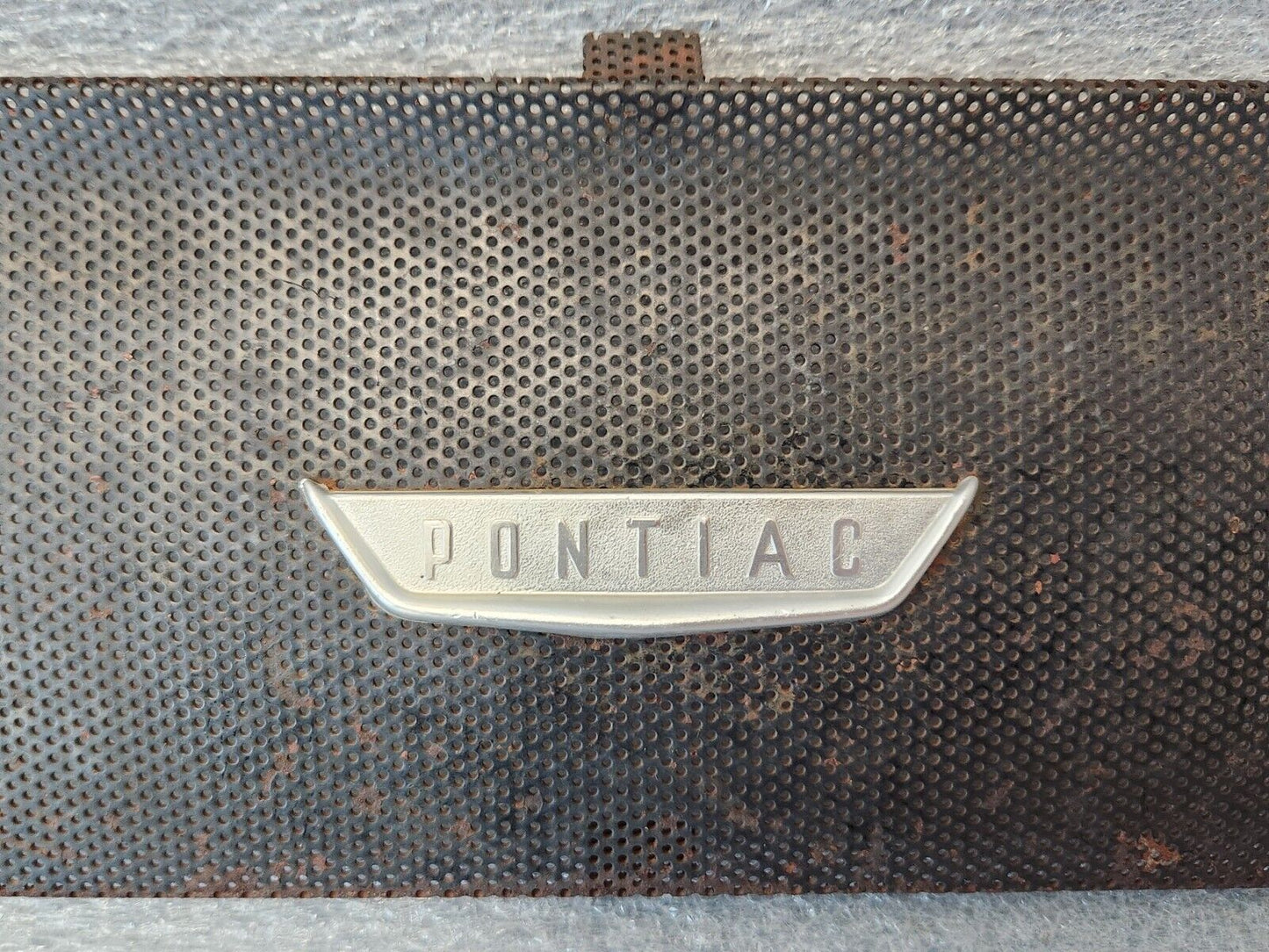 1956 PONTIAC CHIEFTAIN SPEAKER GRILLE w/ METAL EMBLEM OEM GM