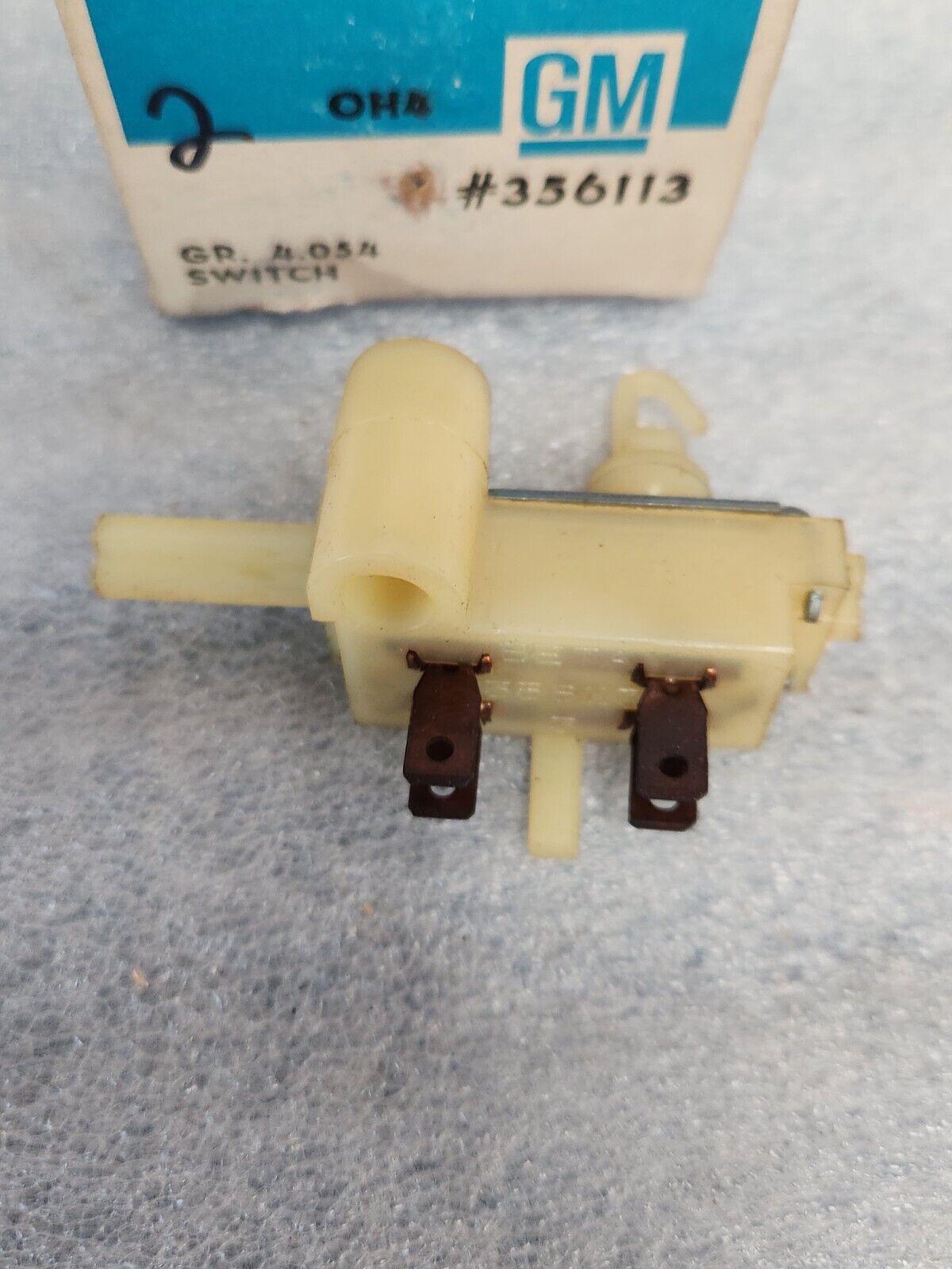 NOS 1971-75 Buick Chevrolet Oldsmobile Pontiac Neutral Safety Switch GM # 356113