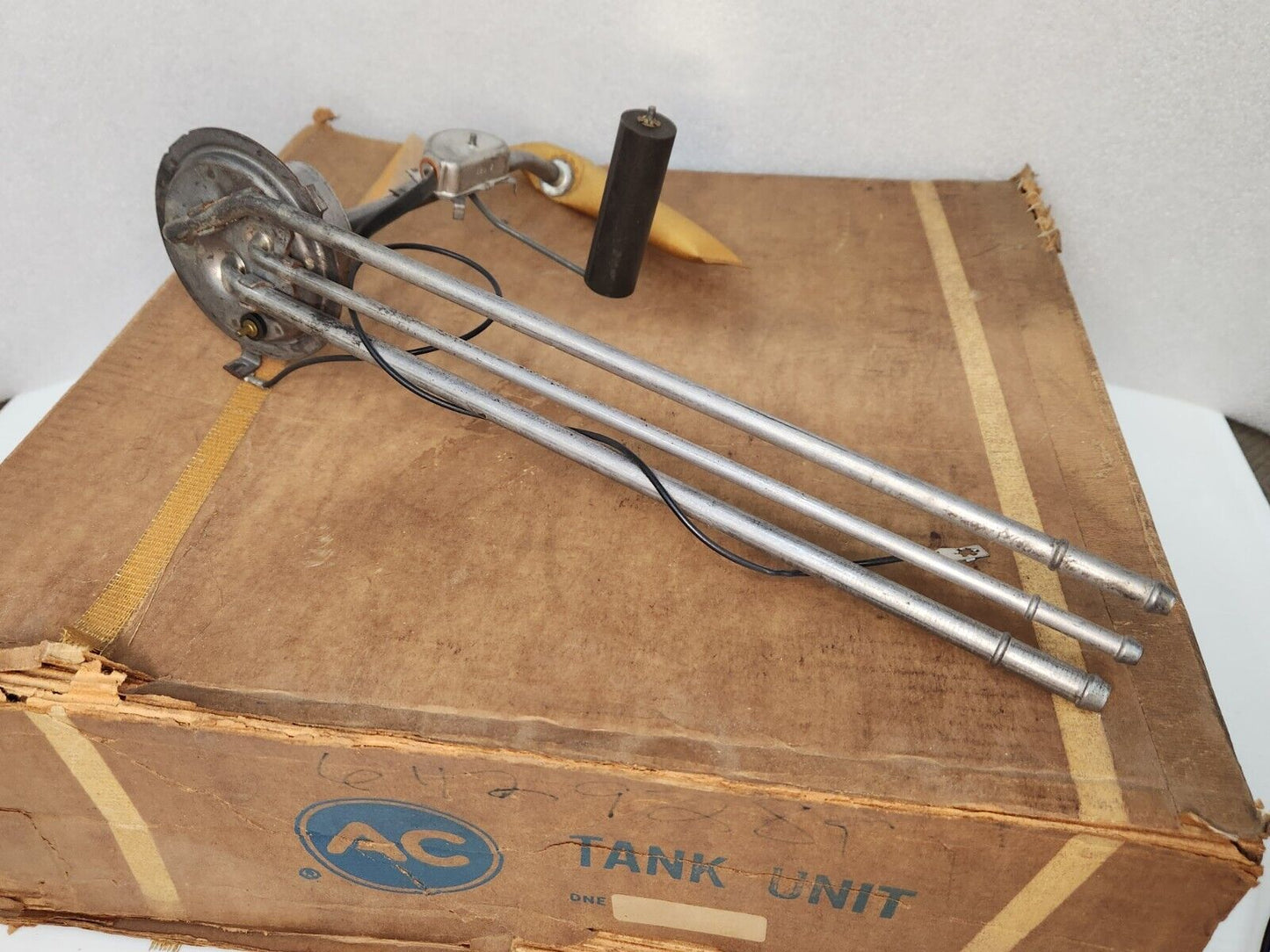 NOS GM Fuel Sending Unit 73-75 Chevrolet Impala Caprice Buick LeSabre Oldsmobile