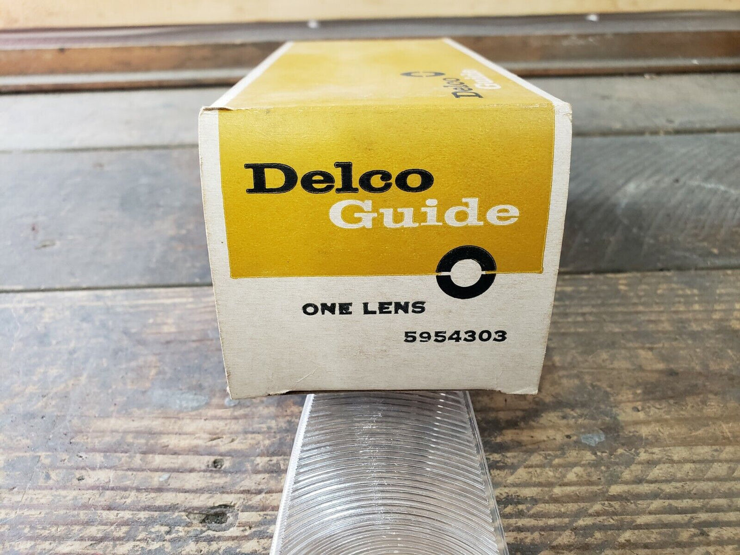 NOS OEM 1963 PONTIAC WAGON LEFT TAILLITE INNER LENS GM GUIDE 5954303