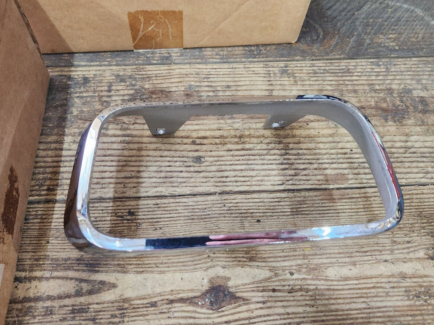 NOS 1971-72 MAVERICK RH PASSENGER'S SIDE PARKING LIGHT DOOR BEZEL D2DZ-13210-A