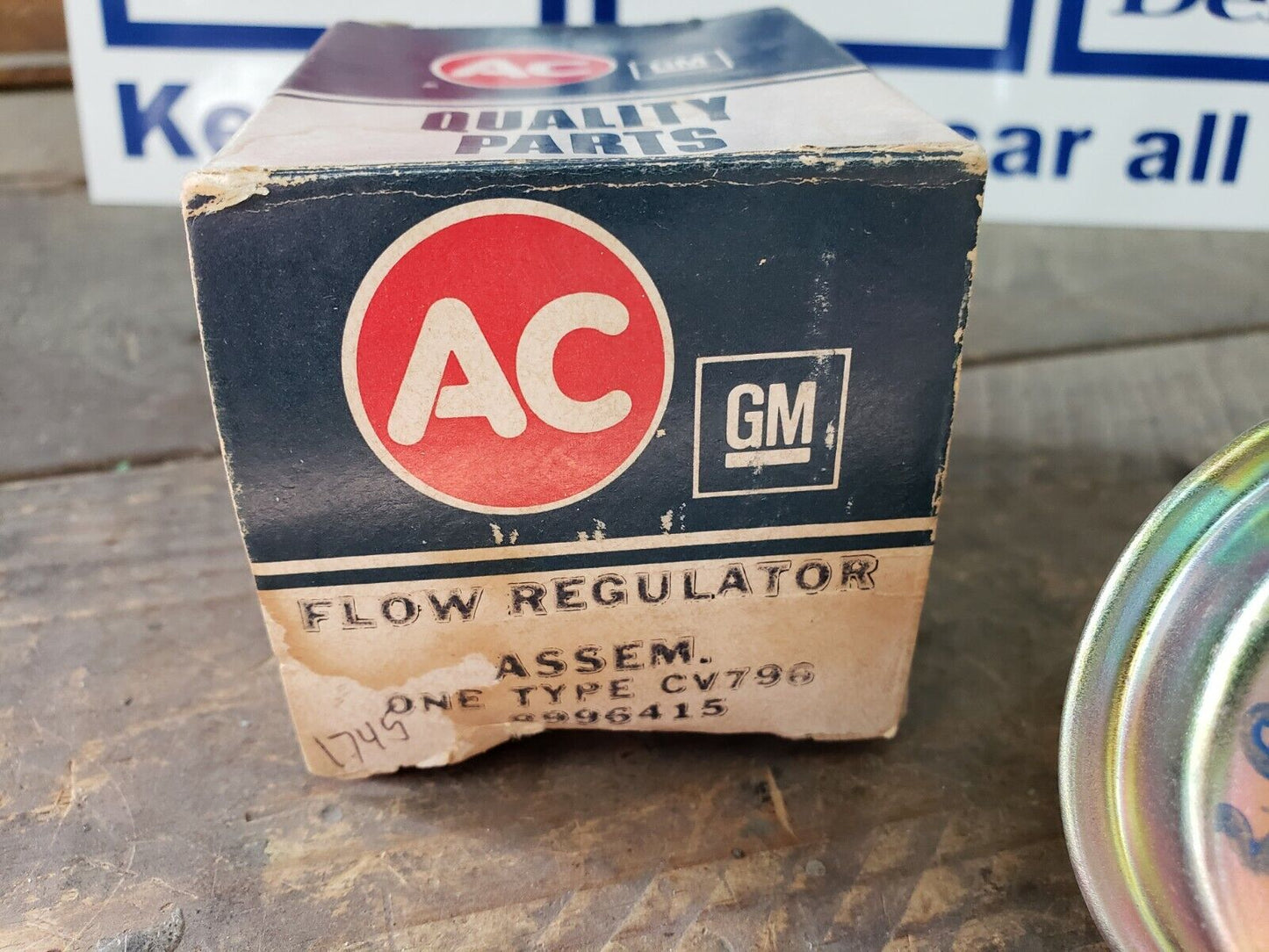 NOS OEM 1978 CADILLAC FLOW CONTROL REGULATOR 350 ENGINE GM 8996415