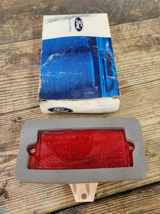 NOS 1971 1972 1973 FORD MUSTANG LH REAR SIDEMARKER LIGHT LAMP ASBY D1AZ-15A201-H