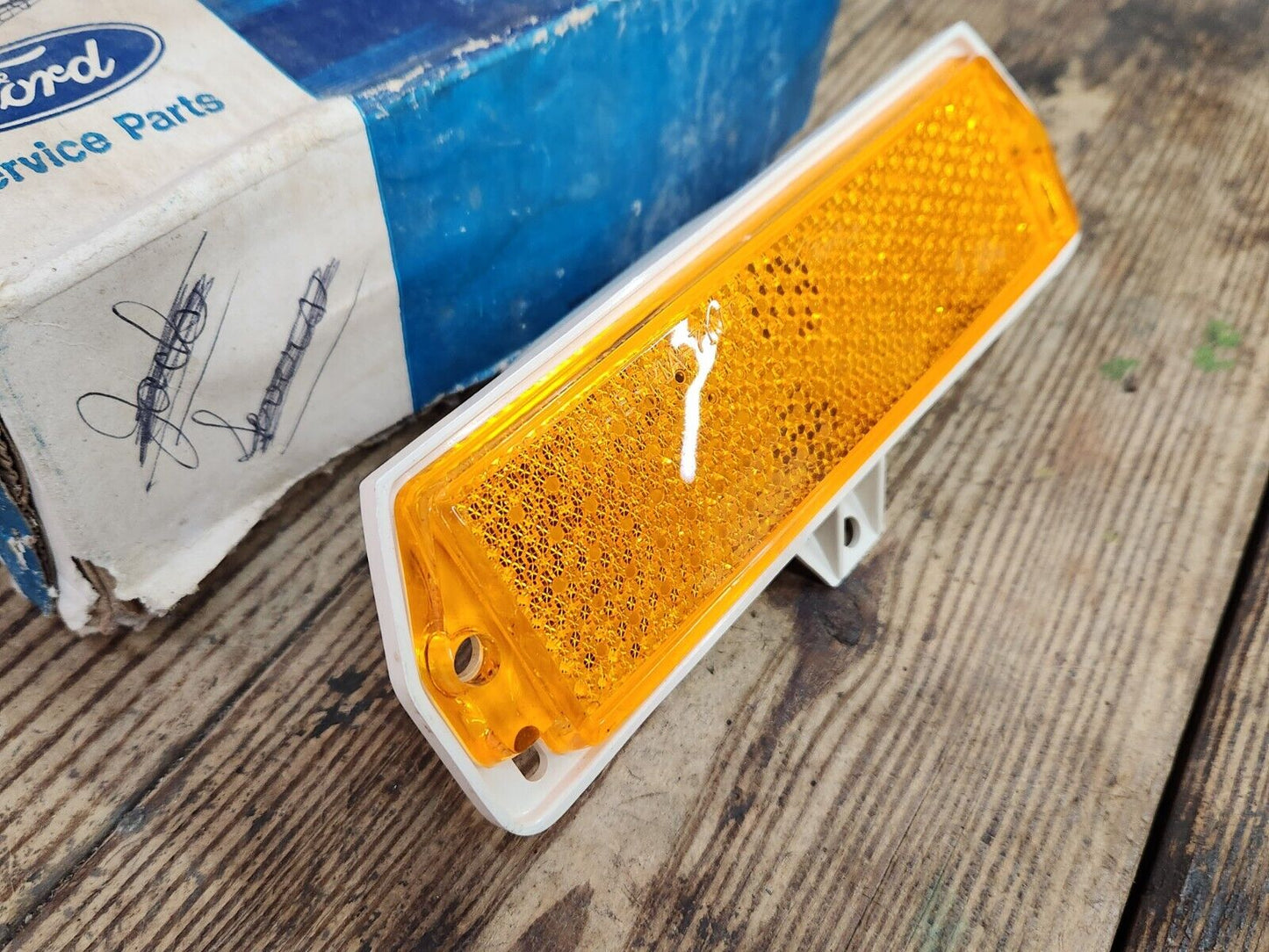 NOS OEM 1971-1973 FORD MUSTANG FRONT RIGHT HAND RH AMBER MARKER LIGHT GENUINE