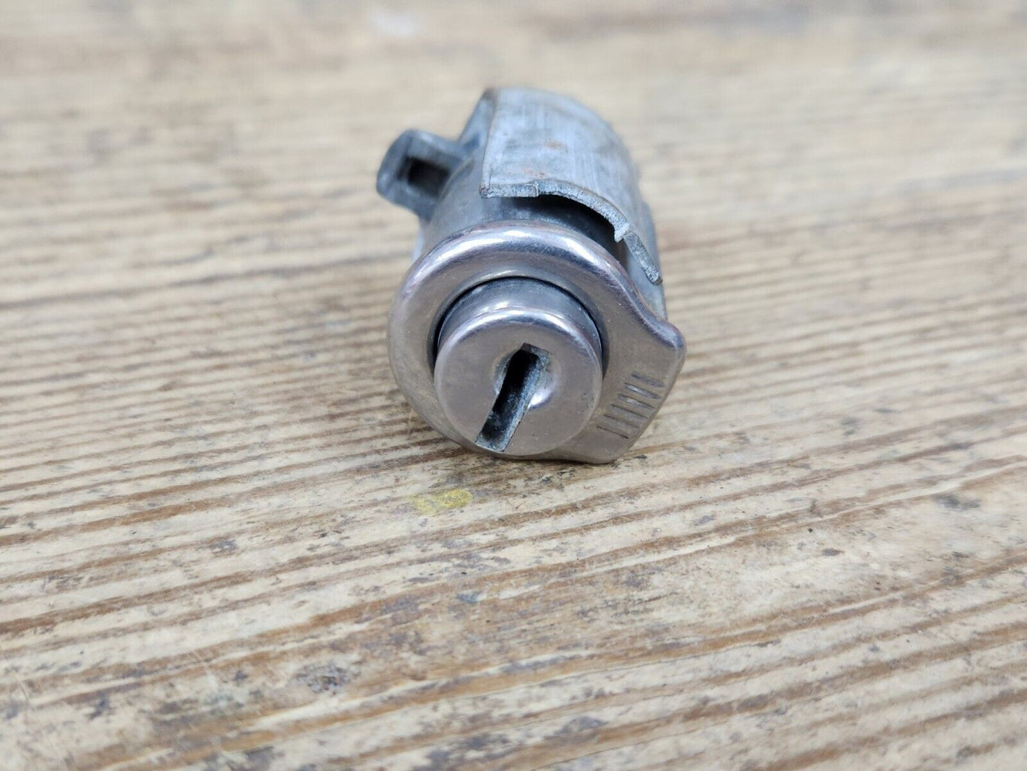 1940 – 1946 Chevrolet Buick Pontiac Cadillac glove compartment lock working OEM