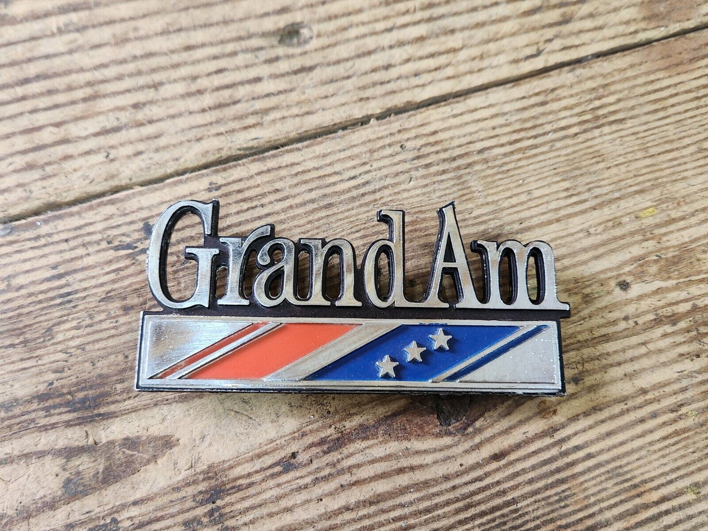 1974 PONTIAC GRAND AM TRUNK LID EMBLEM OEM 9676369 GM