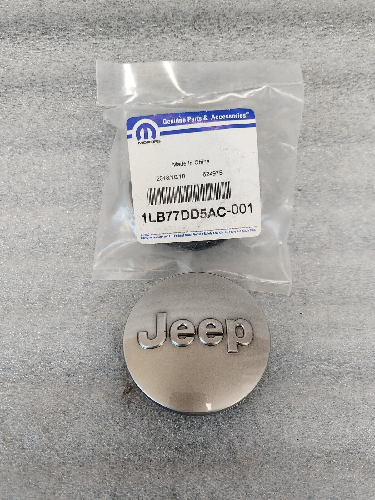 2012-2020 Grand Cherokee Wrangler JEEP Center Wheel Cap Grey SINGLE OE NEW Mopar
