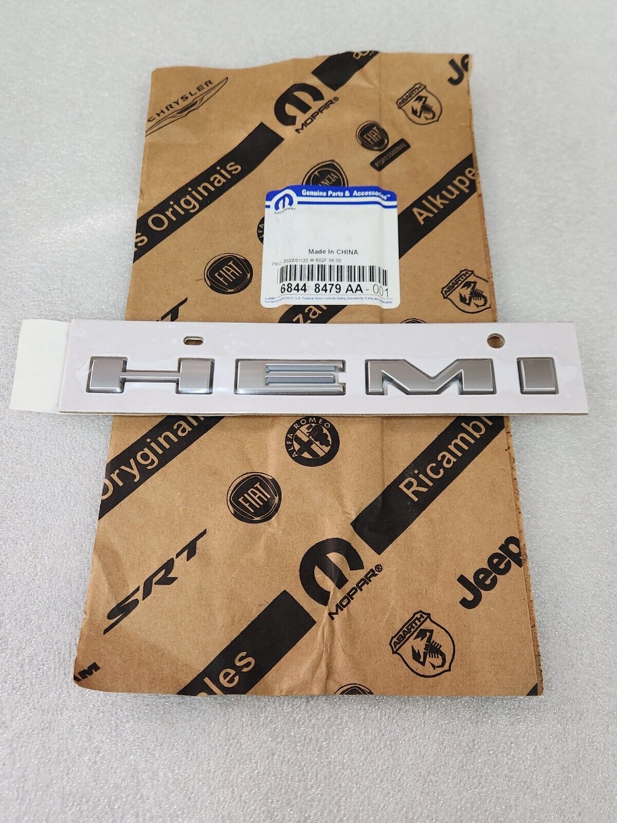 NEW GENUINE 2020-2024 Dodge Durango R/T Silver HEMI Fender Nameplate OEM Mopar
