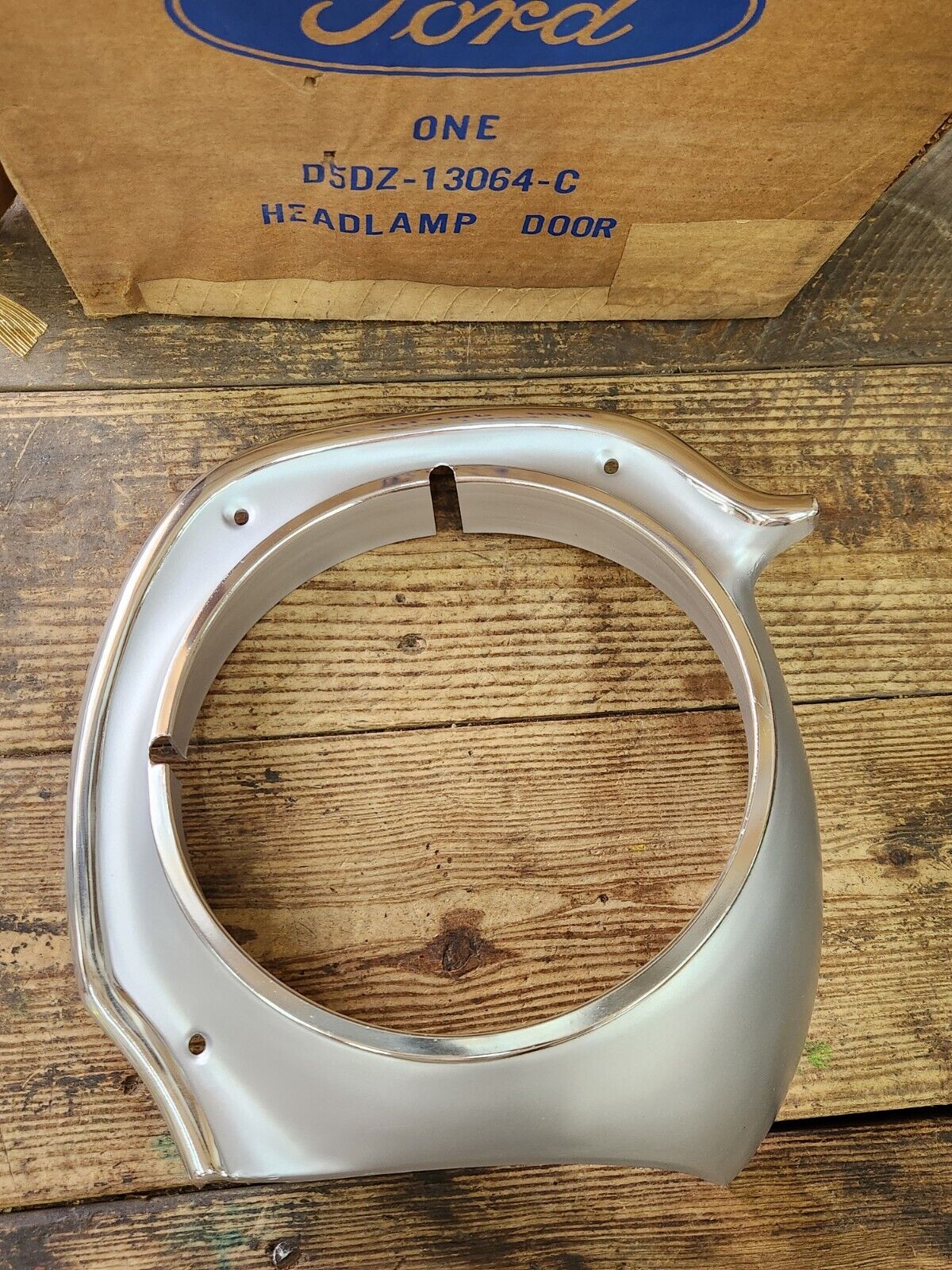 NOS OEM Ford 1970 1976 Maverick RH Headlight Door Bezel 1971 1972 1973 1974 1975