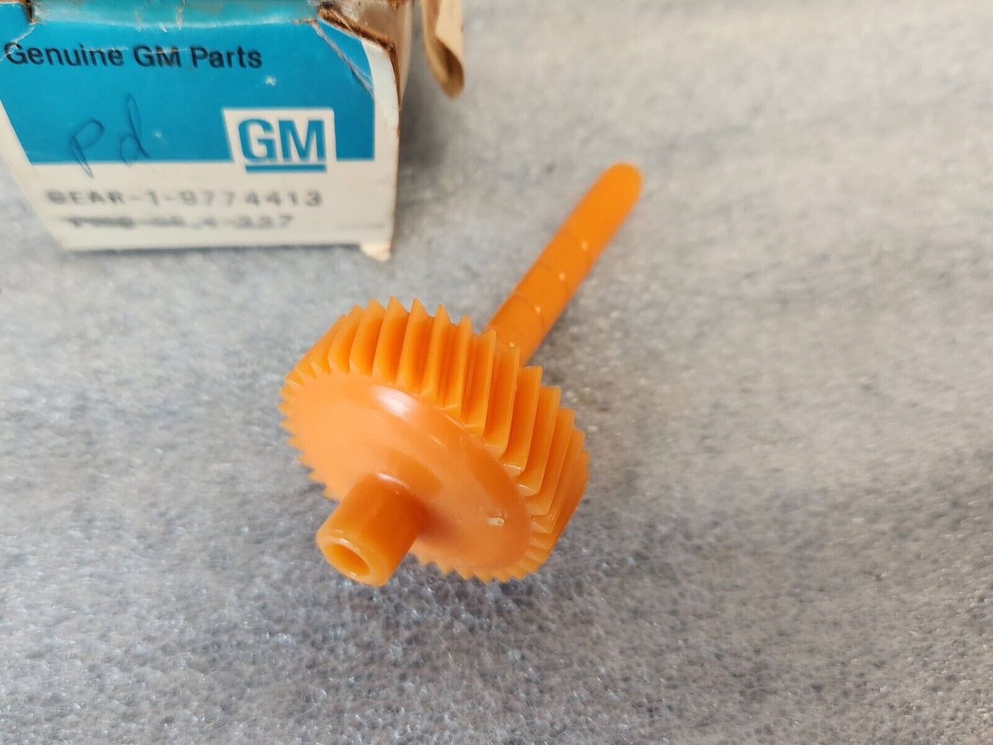 NOS OEM GM 1967-81 Transmission Speedometer Driven 35 Tooth Gear Orange 9774413