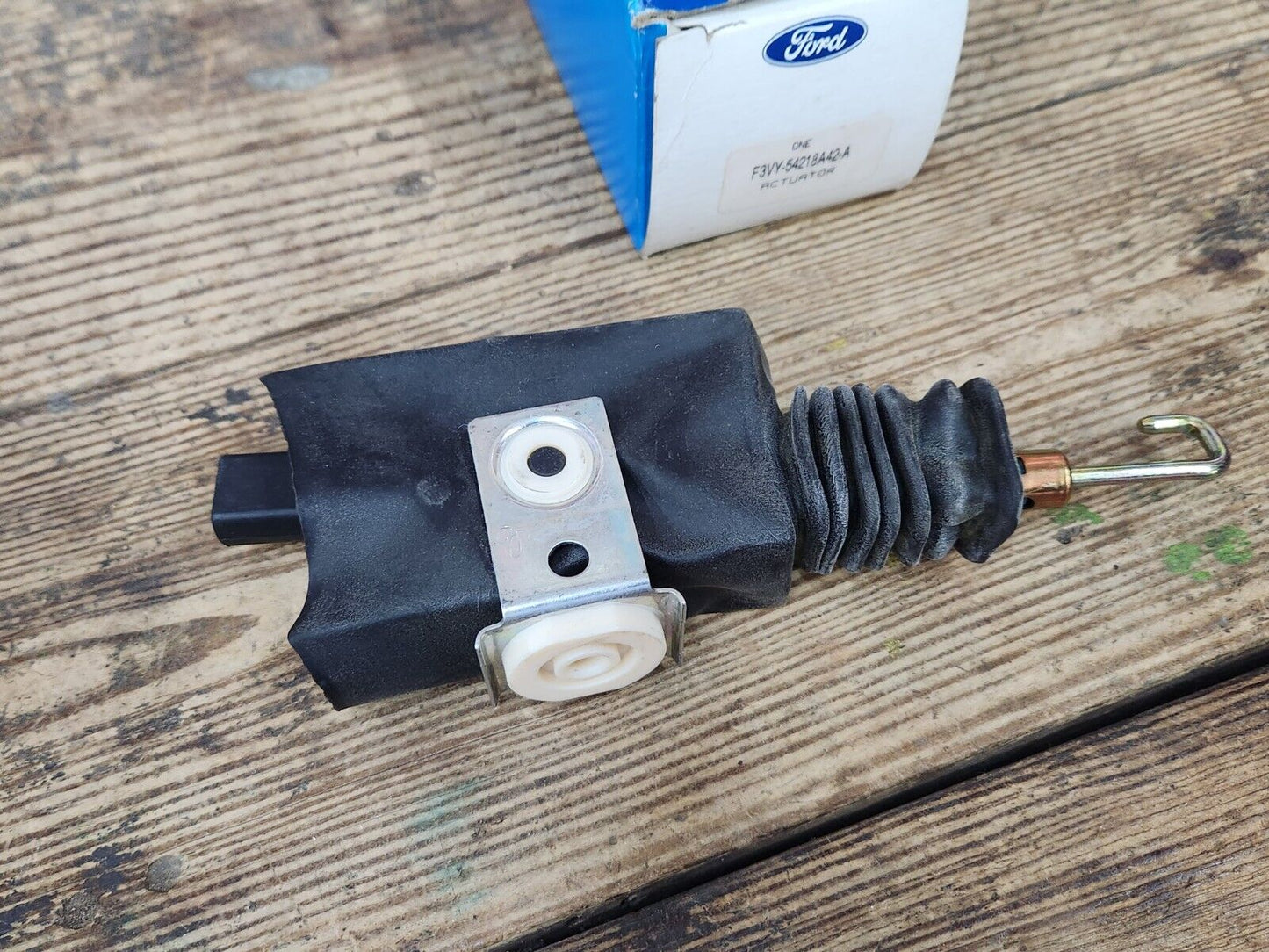 NOS OEM 1994 1995 LINCOLN MARK VIII FRONT DOOR LATCH ACTUATOR F3VY-54218A42-A