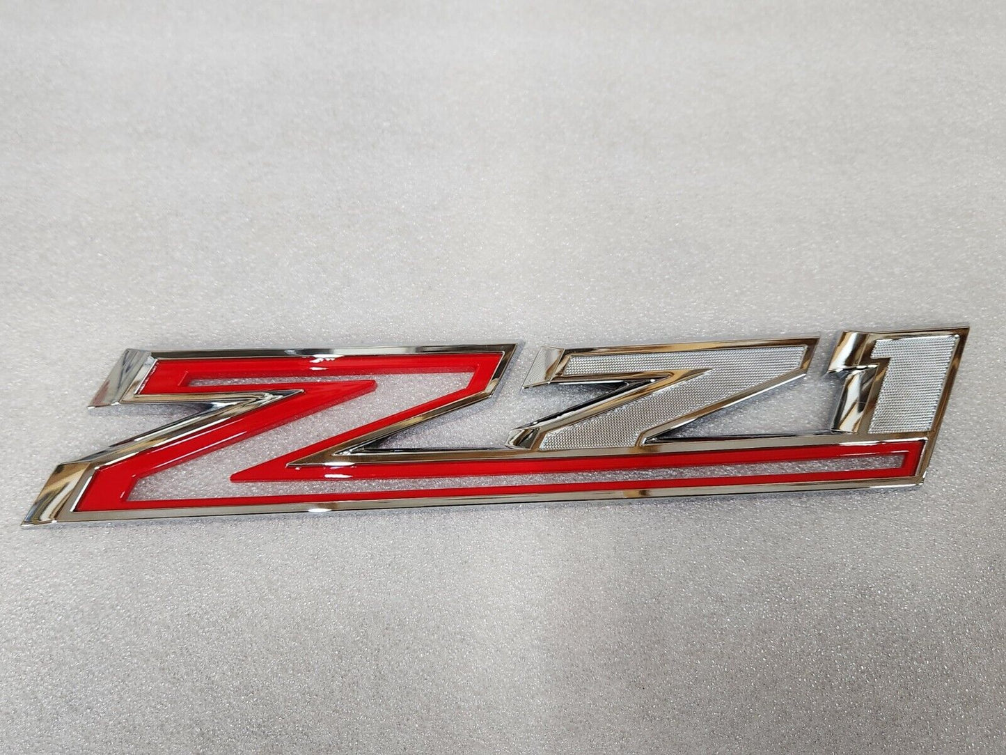 NEW OEM Z71 Fender Emblem Badge RH 2019-2023 Chevrolet Chevy Silverado 84632695