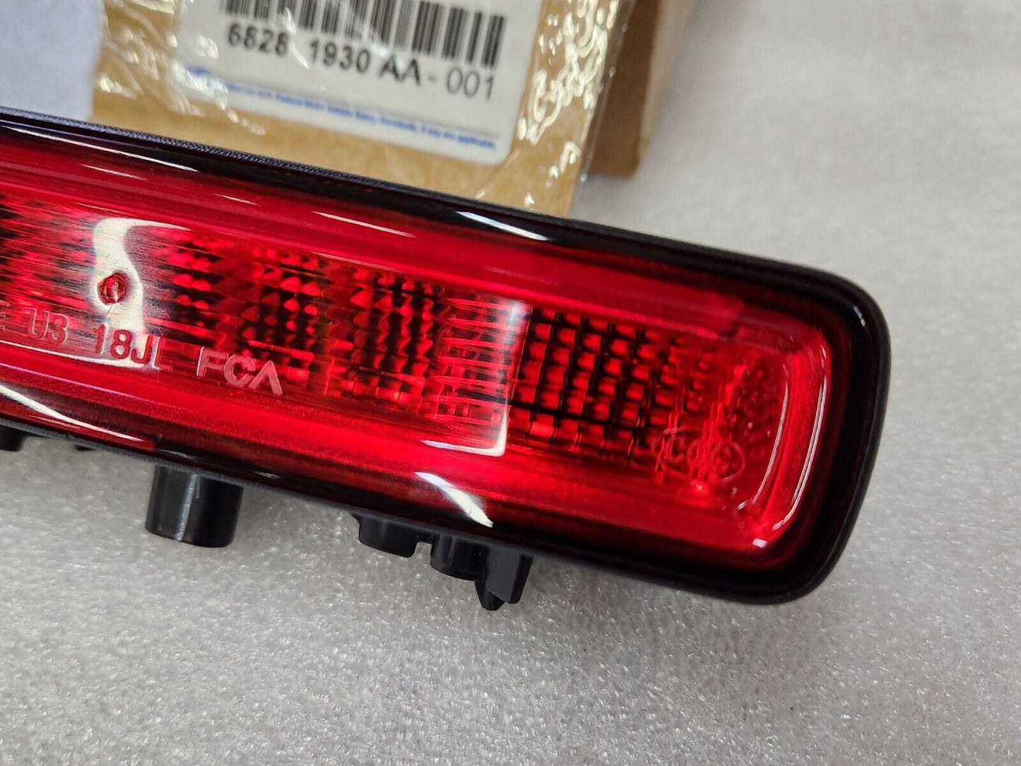 NEW OEM MOPAR 18-25 JEEP WRANGLER CENTER HIGH MOUNTED STOP LAMP LIGHT 68281930AA