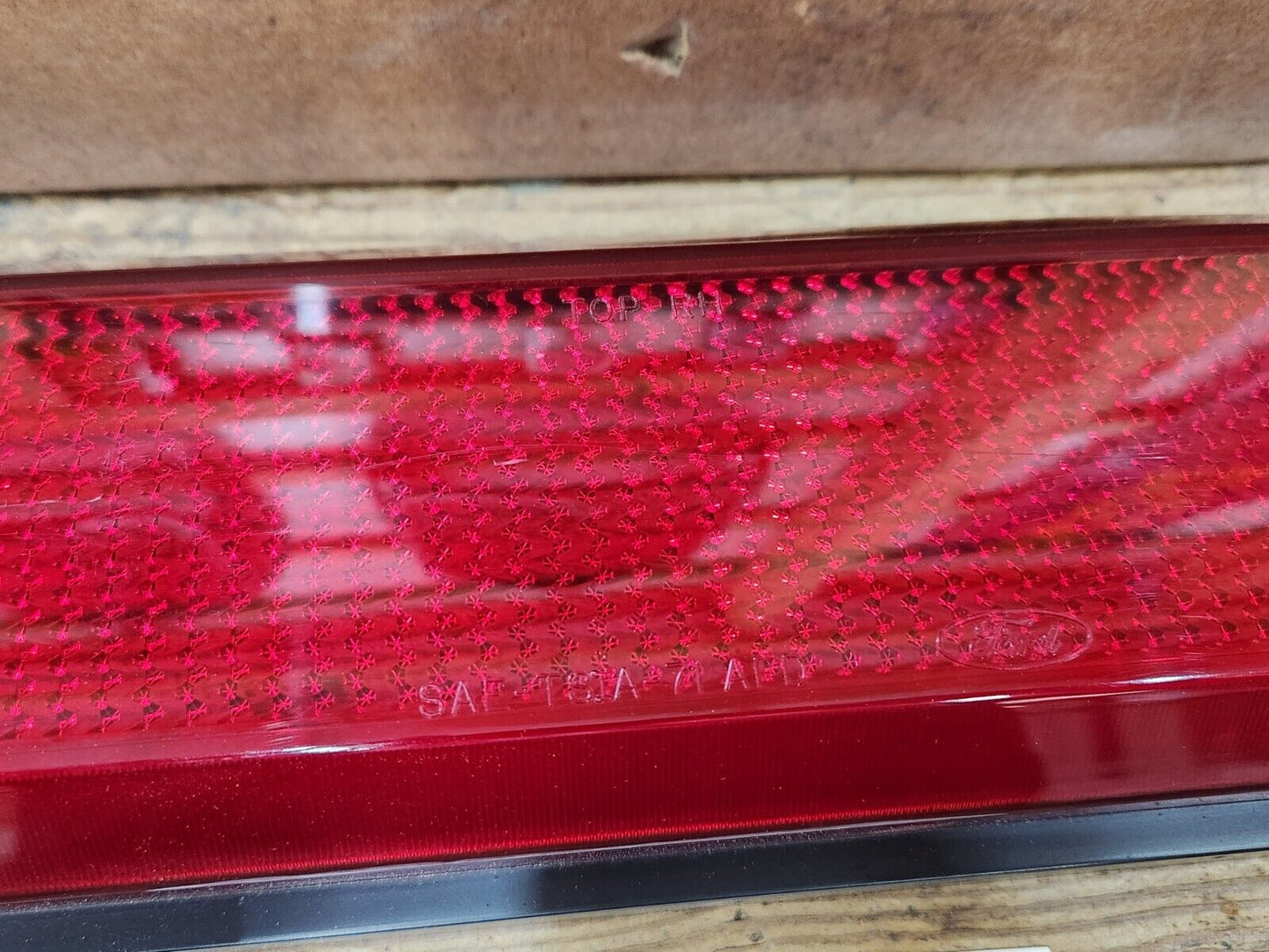 NOS OEM 1971 FORD GALAXIE 500 LTD TAIL LIGHT LENS (RH) PART # D1AZ-13450-D