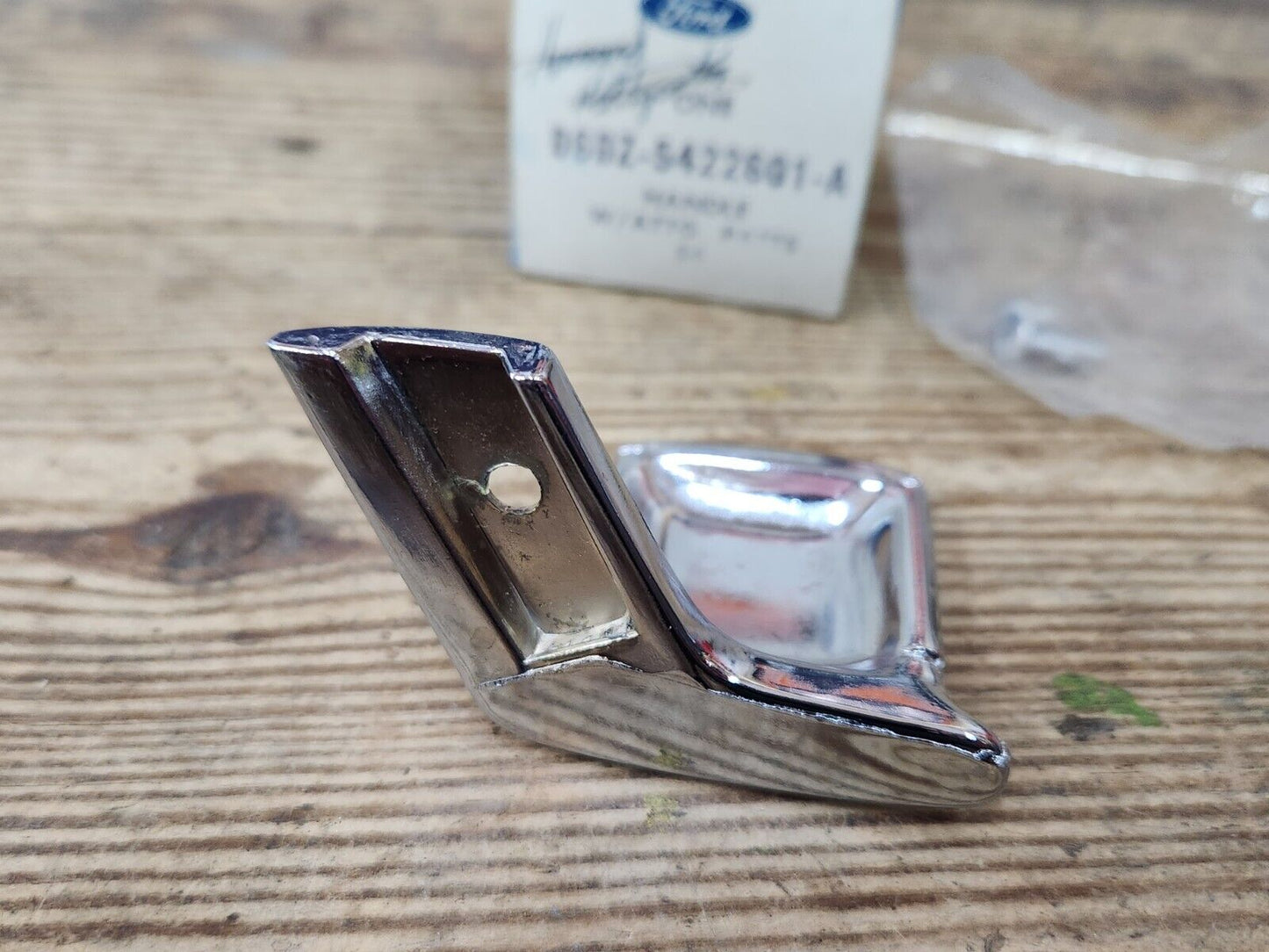 NOS OEM 1976 - 1980 FORD GRANADA LH INSIDE DOOR HANDLE ASSEMBLY D6DZ-5422601-A