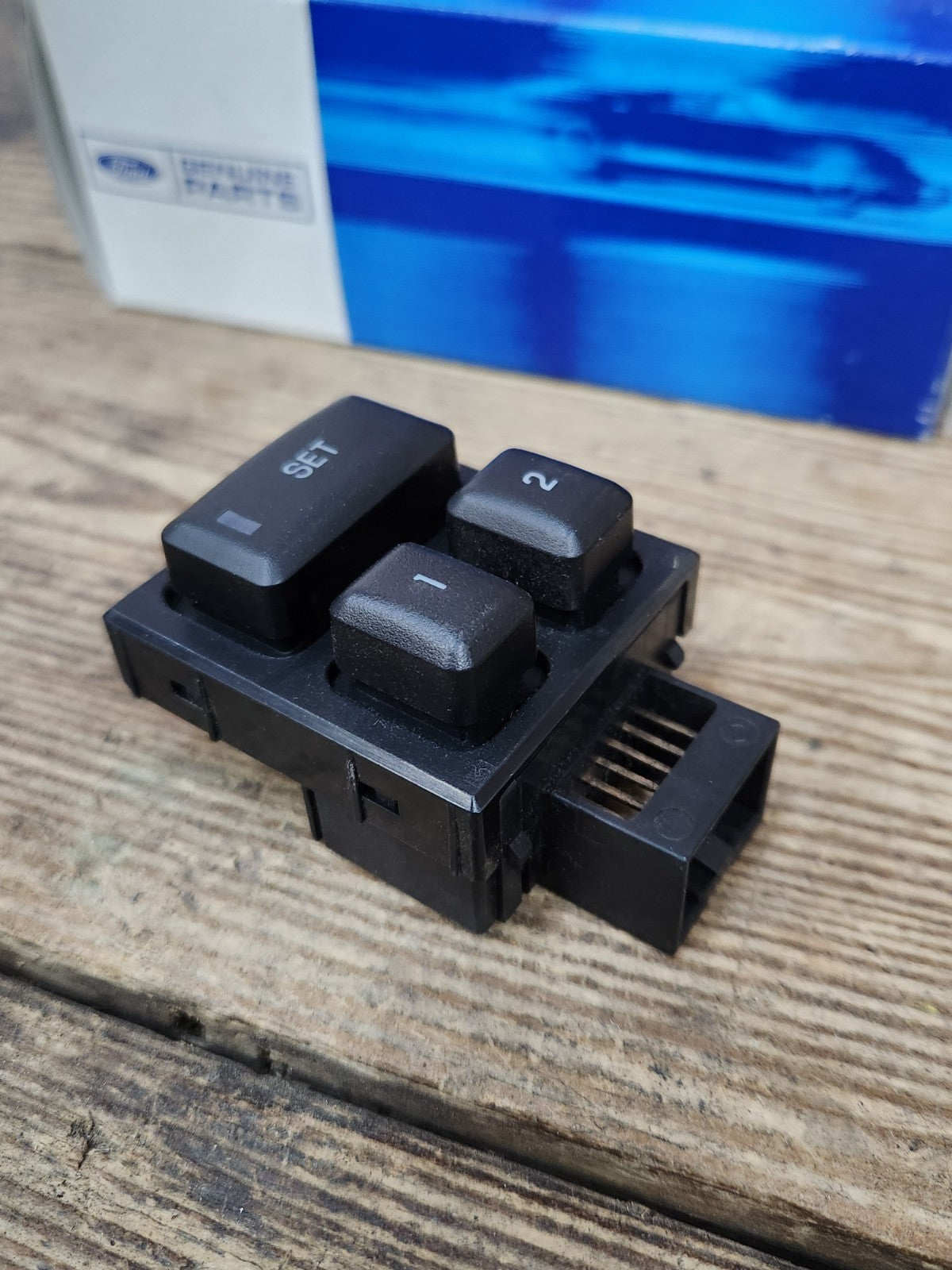 8252001