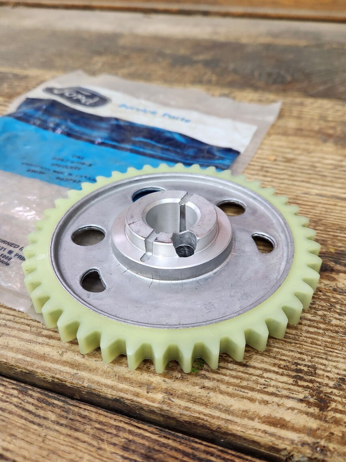1985-88 BRONCO E&F TRUCKS LTD TBIRD ENGINE CAM TIMING SPROCKET FORD D3AZ-6256-B