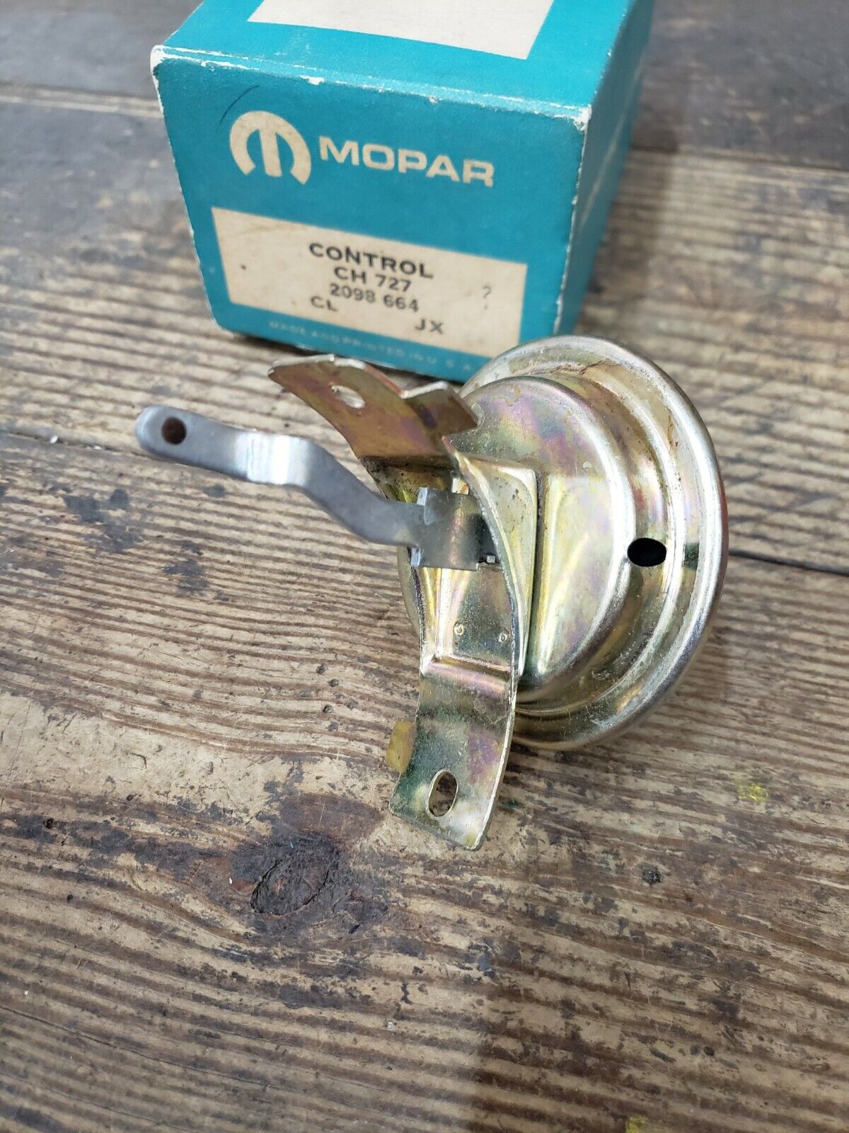 NOS MOPAR1963-1968 Plymouth Dodge w/6 CYL  DISTRIBUTOR VACUUM CONTROL 2098664