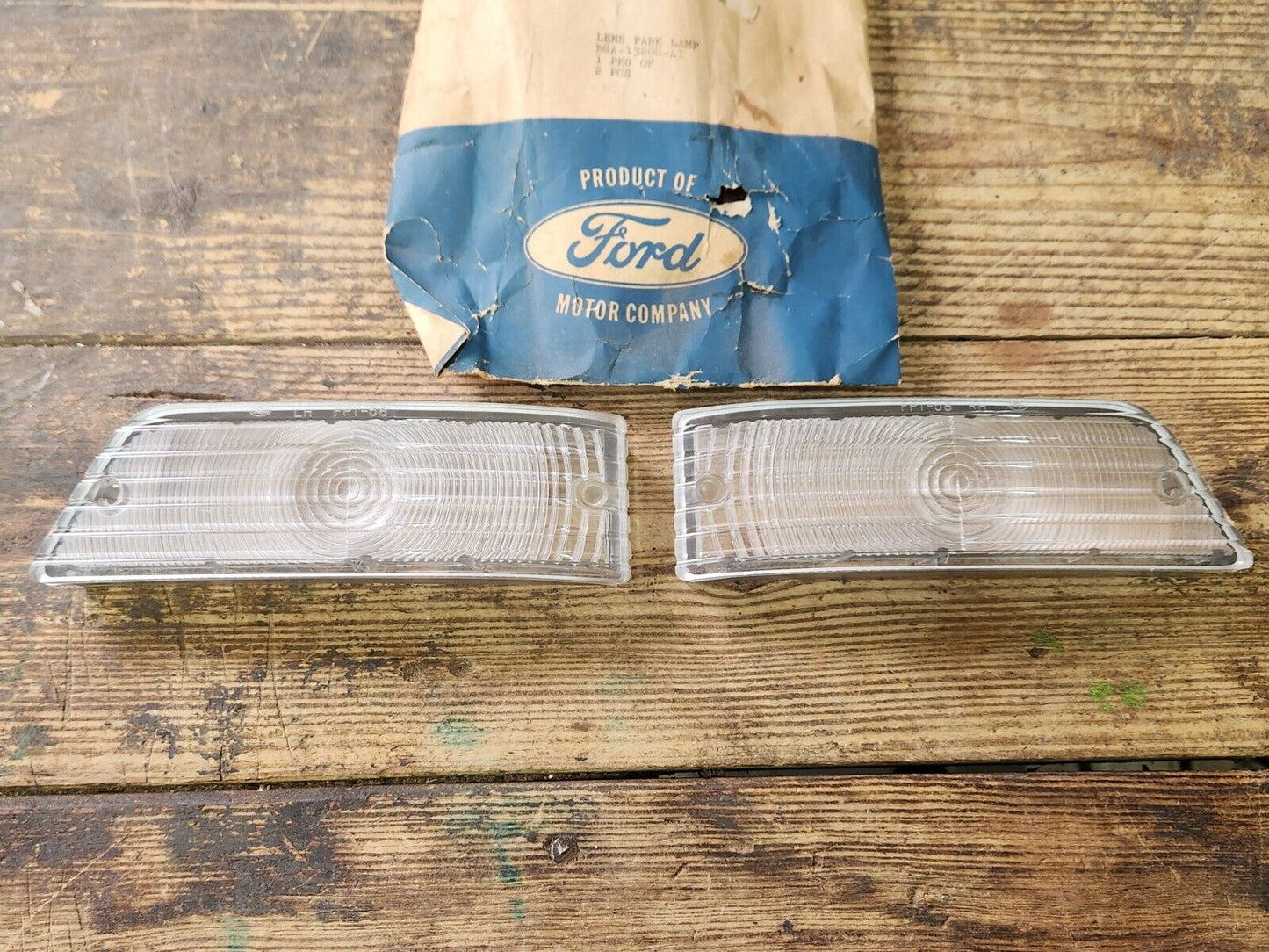 NOS OEM 1958 FORD CUSTOM 300 FAIRLANE 500 RANCHERO PARKING LAMP LIGHT LENS SET