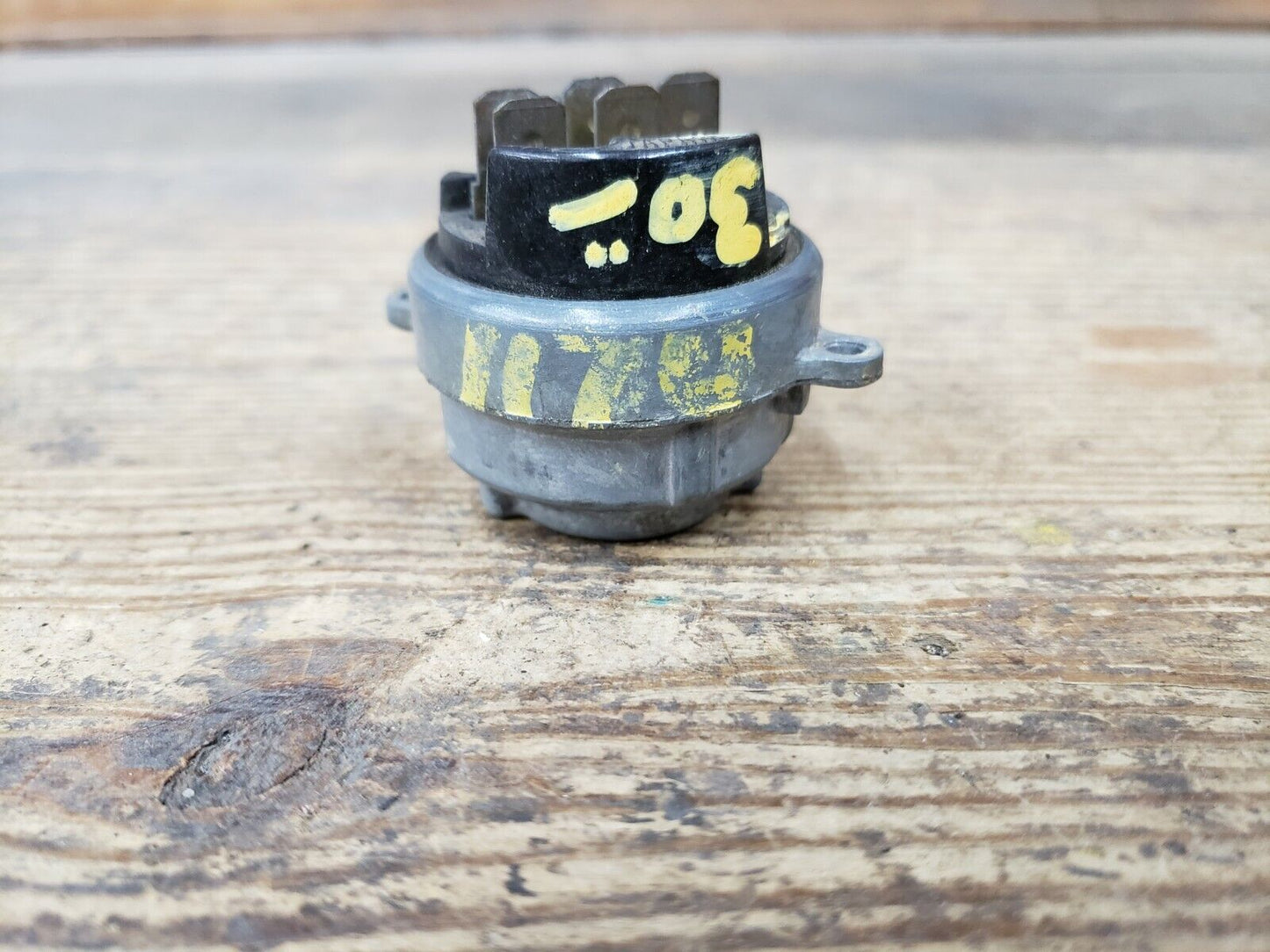 OEM 1968-1987 Datsun Subaru Ignition Switch Starter Switch Japan 201-1174