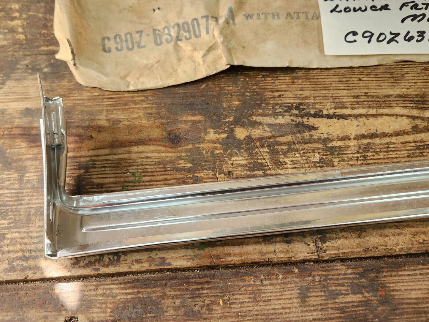 NOS 1968 1969 FORD FAIRLANE 500 HT COBRA LOWER FRONT QUARTER MOLDING TRIM