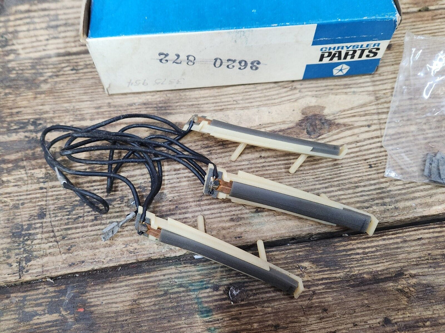 NOS MOPAR 1971-1973 Plymouth Dodge with 3 spoke steering wheel HORN PAD SWITCH