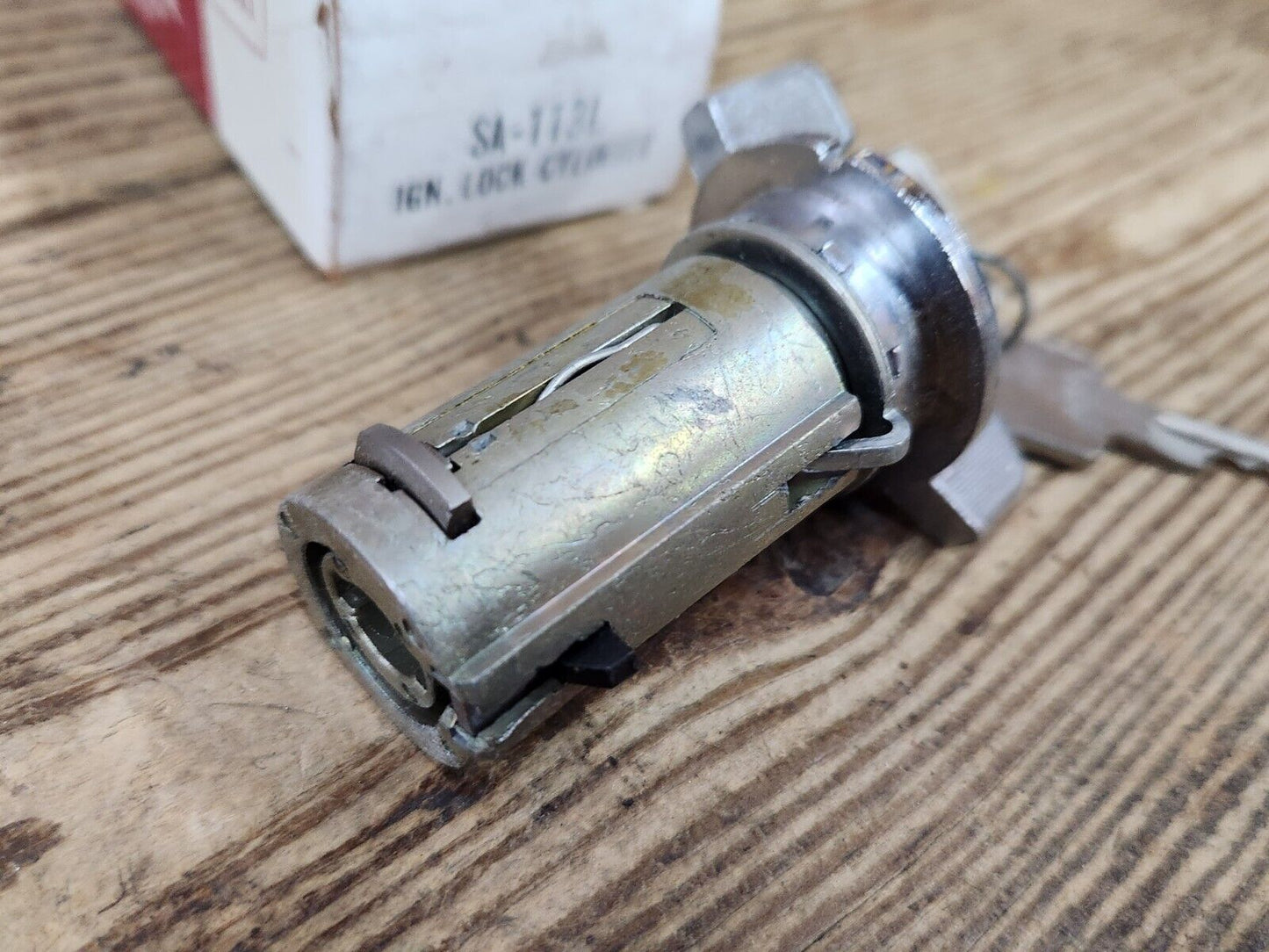 NEW NORS BUICK CADILLAC CHEVY OLDS  PONTIAC 1969  IGNITION SWITCH CYL & KEYS