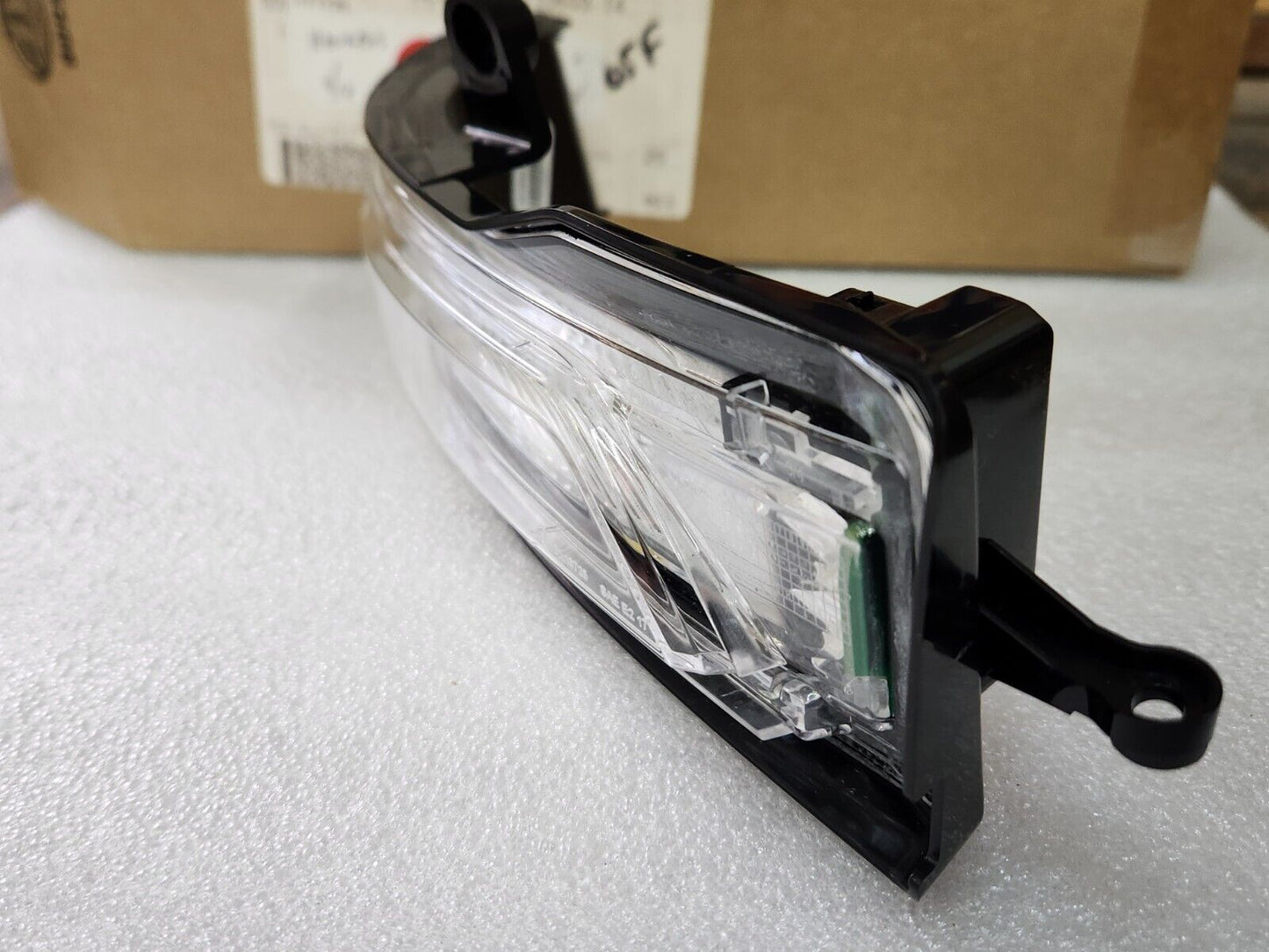 19-24 RAM 1500 TURN SIGNAL LIGHT LAMP RIGHT PASSENGER GENUINE MOPAR 68402096AA