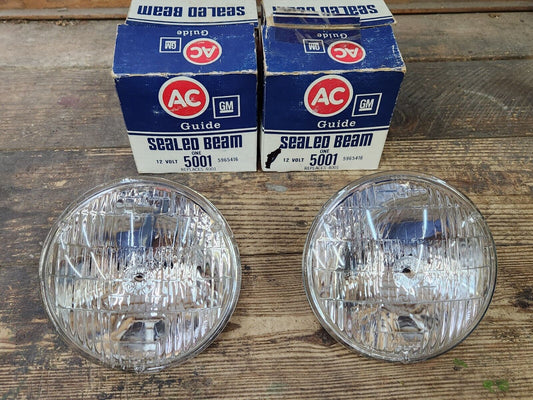 2 NOS AC Guide 5001 Sealed Beam Headlights GM 5965416 4001 12 Volt New OEM H71