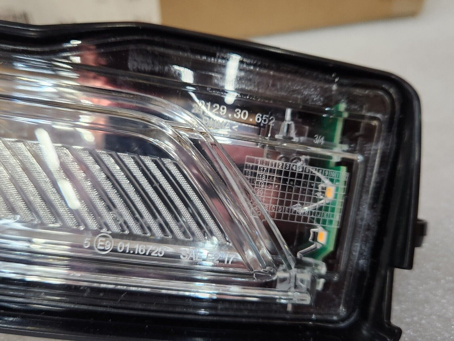 19-24 RAM 1500 TURN SIGNAL LIGHT LAMP RIGHT PASSENGER GENUINE MOPAR 68402096AA