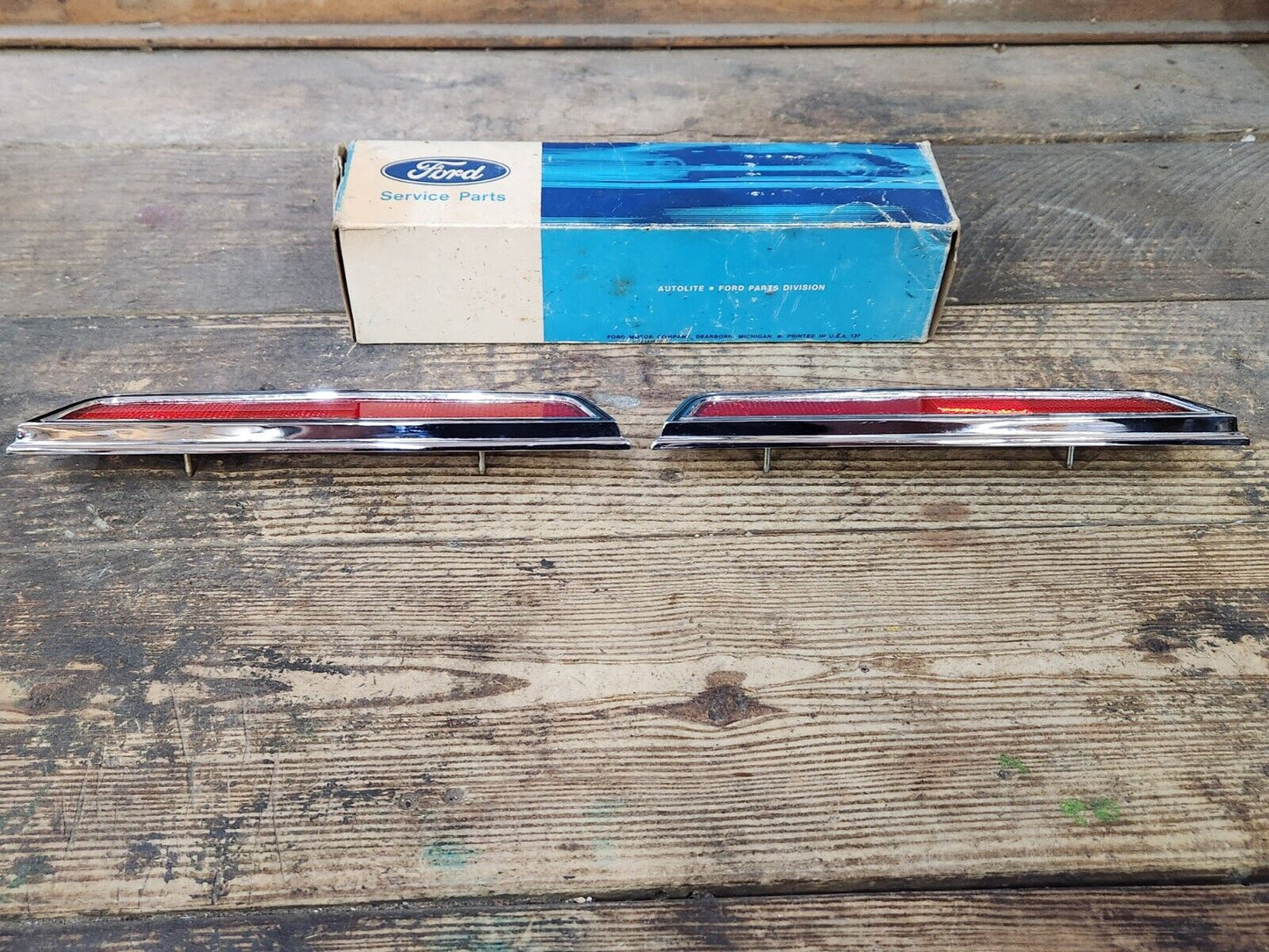 NOS 1969 FORD RANCHERO REAR SIDEMARKER LIGHT REFLECTOR PAIR R&L C8AZ-13380-B