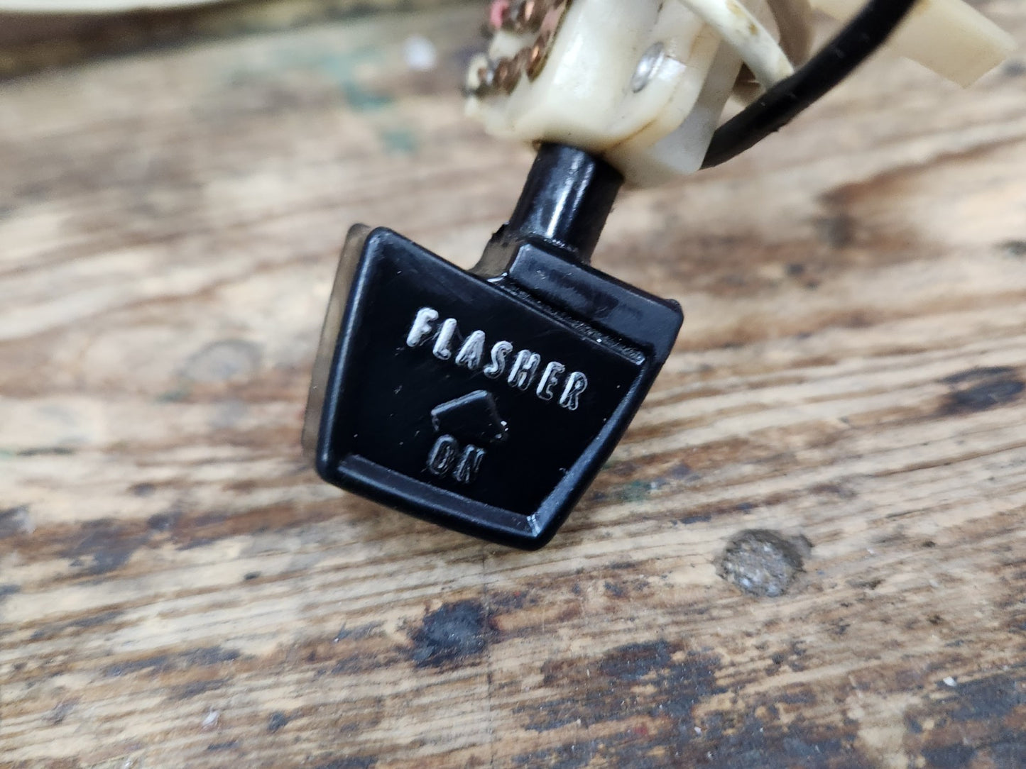 6928580