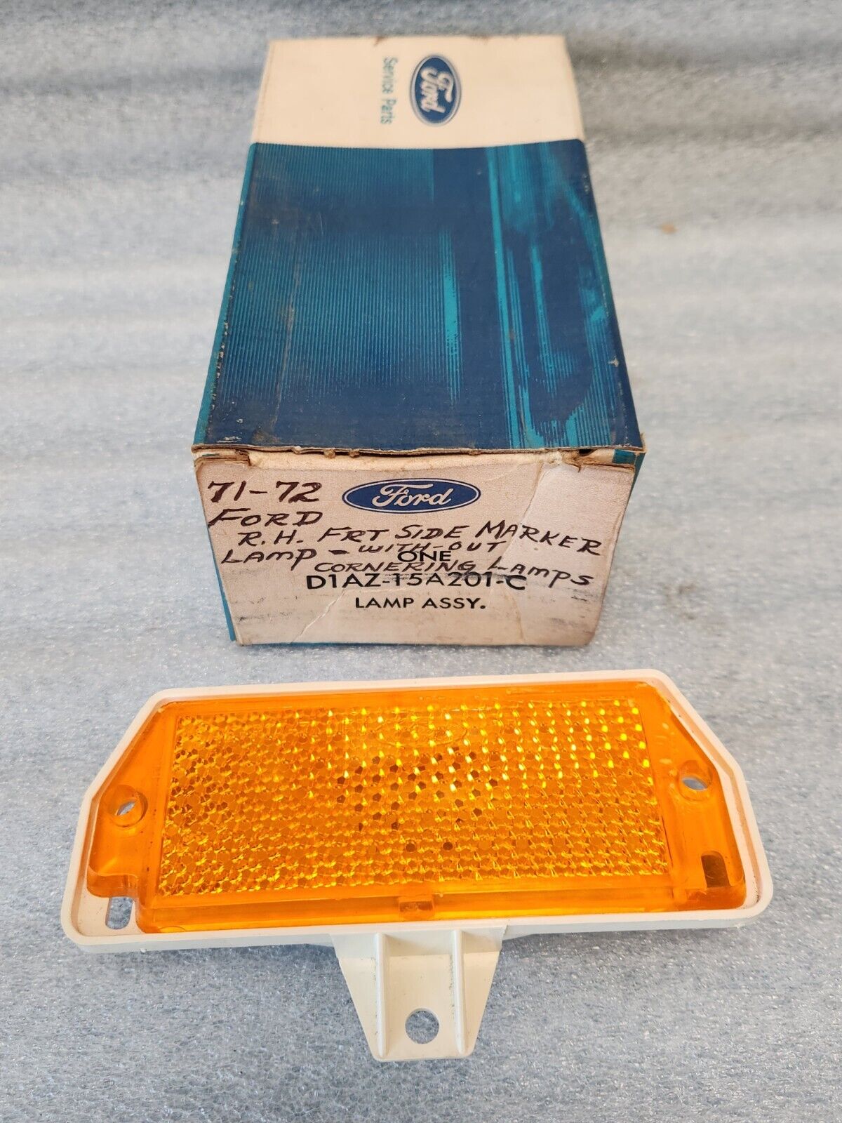 NOS OEM Ford 1971 1972 Galaxie 500 LTD RH Front Fender Marker Lamp Lens