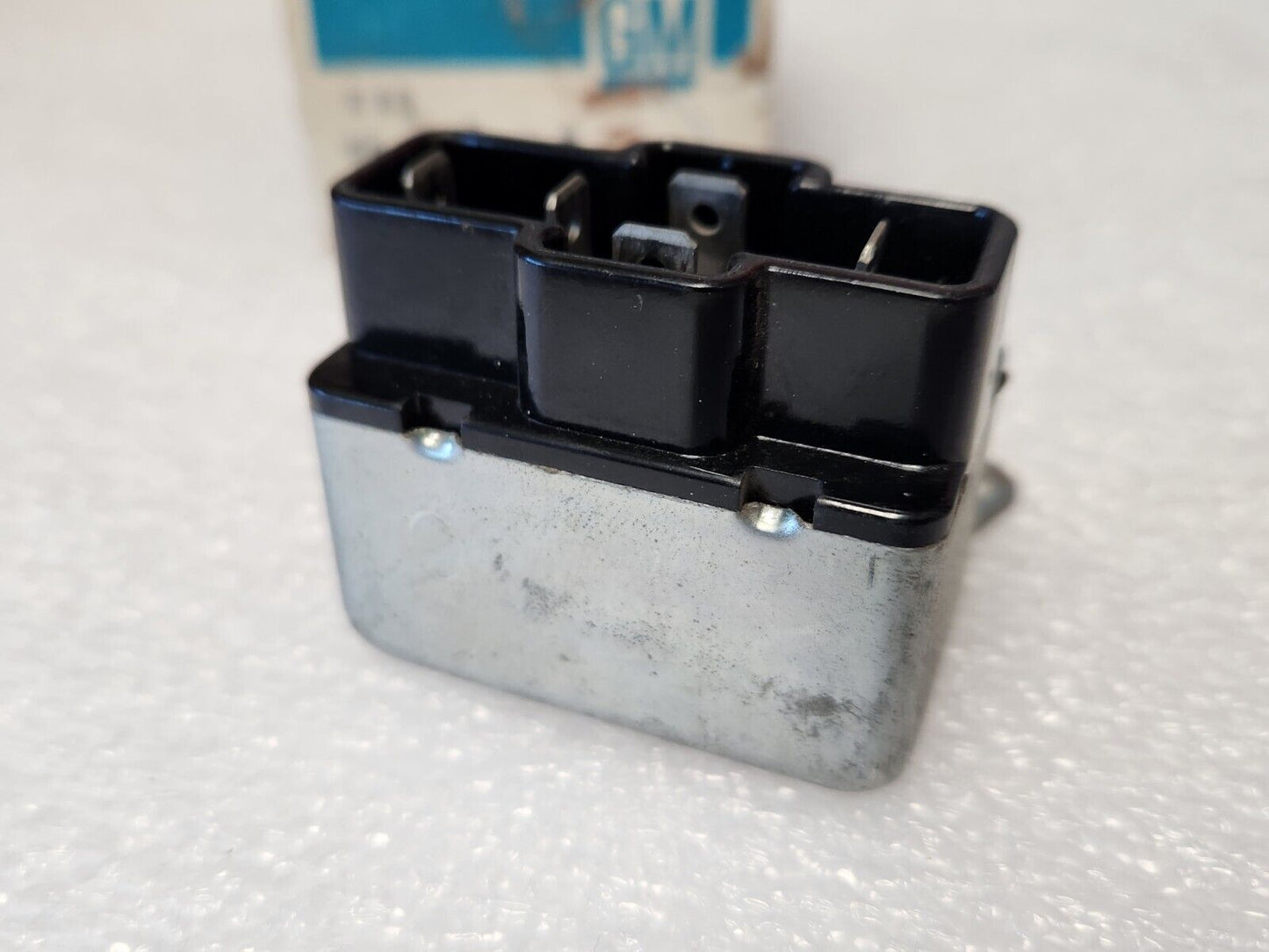 NOS OEM GM AC BLOWER RELAY 1977-1980 BUICK PONTIAC CHEVROLET OLDSMOBILE 526896