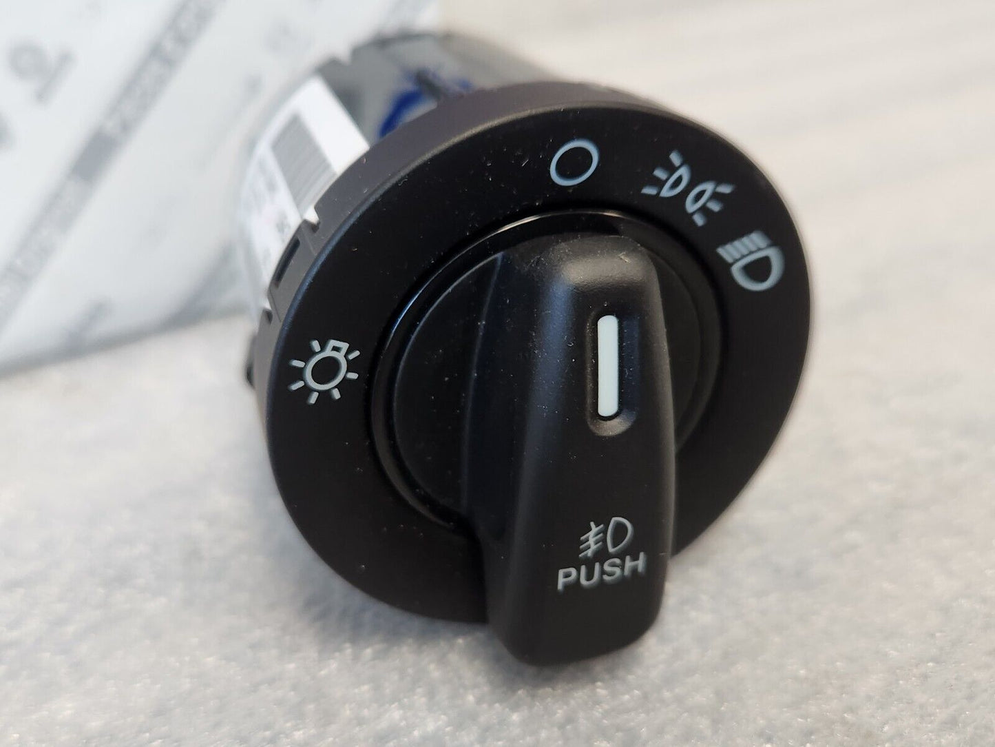 NEW OEM MOPAR 2011 CHRYSLER TOWN & COUNTRY HEADLIGHT FOGLIGHT SWITCH 68041759AB
