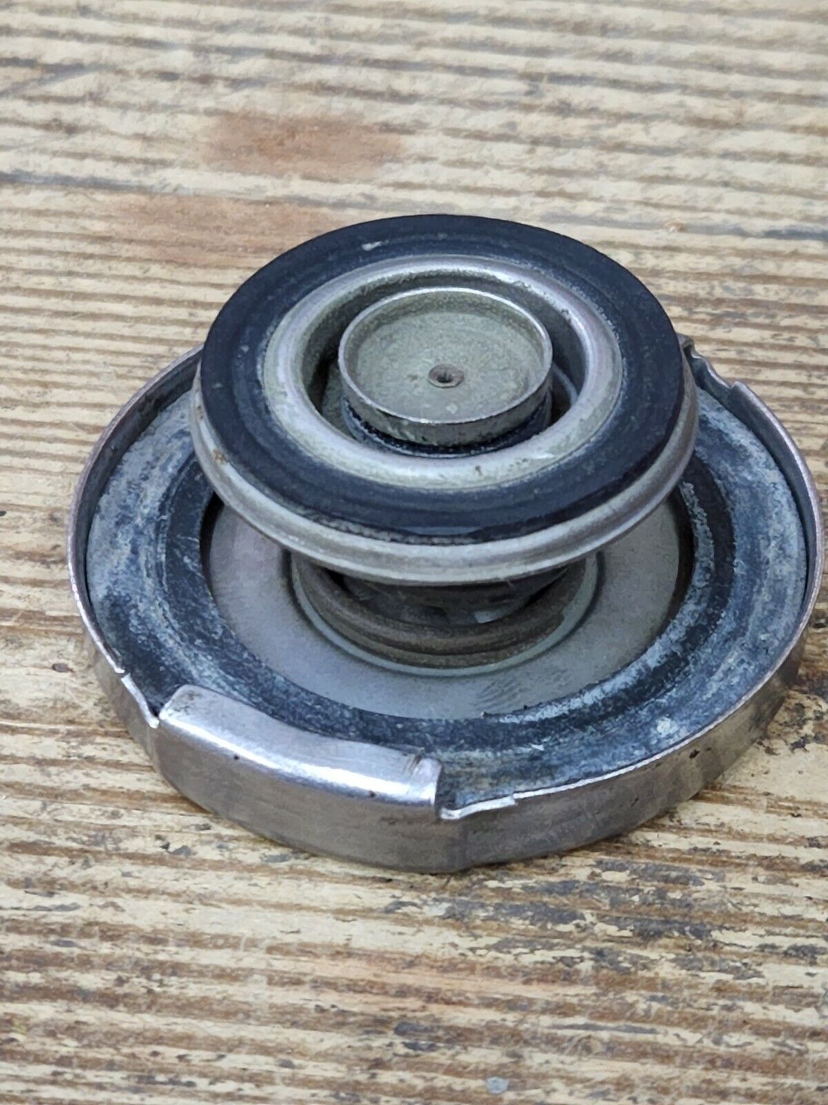 71 72 73 74 75 76 77 78 79 80 81 CAMARO FIREBIRD CUTLASS RC27 RADIATOR CAP OEM