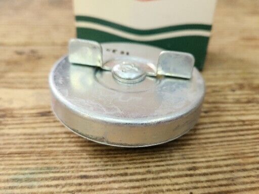 NOS NORS C6OZ-9030-A NEW 1966 - 1969 FORD FAIRLANE TORINO GAS CAP TEXACO GT-31