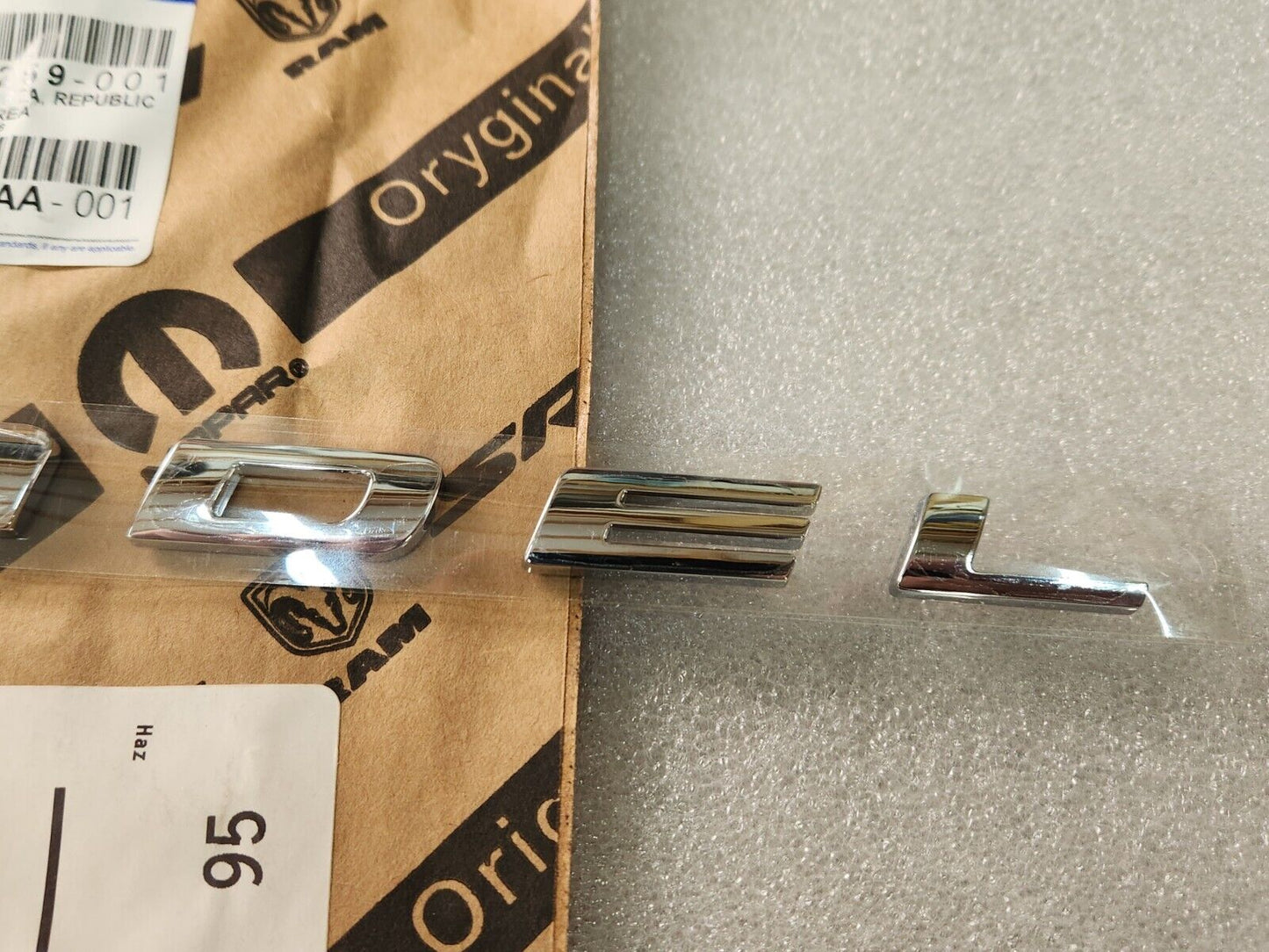 NEW OEM 2011-2020 Dodge Durango Citadel front door chrome Nameplate Emblem