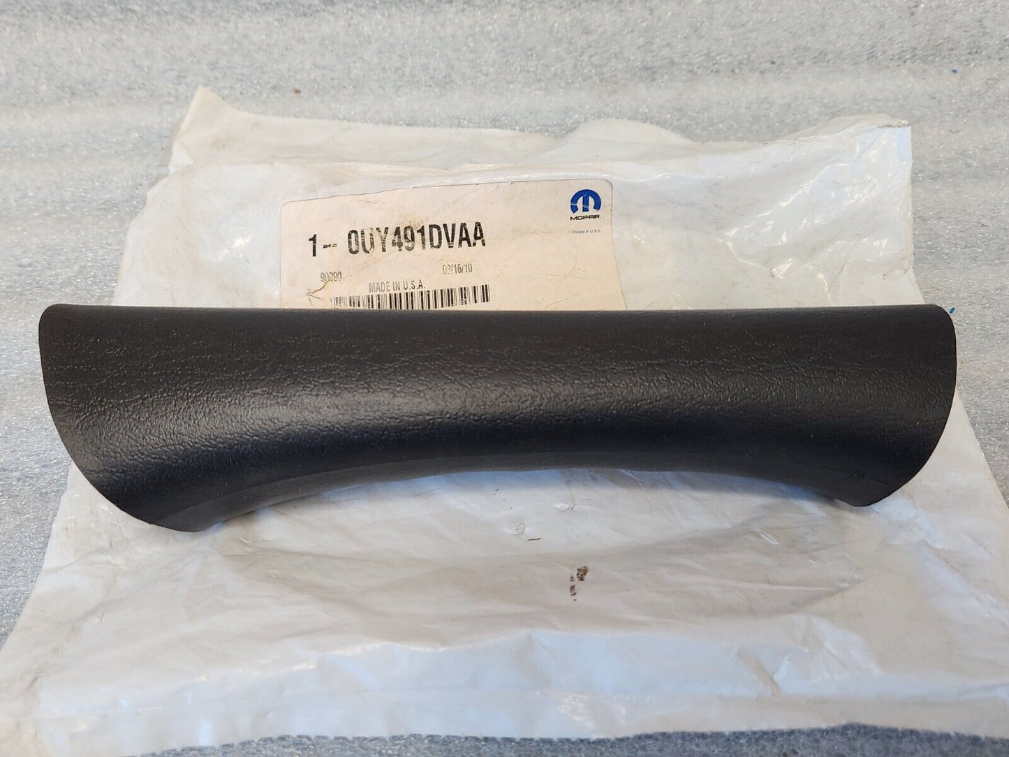 NEW OEM MOPAR Door Interior Pull Handle Left Driver 2002-05 Dodge Ram 0UY491DVAA