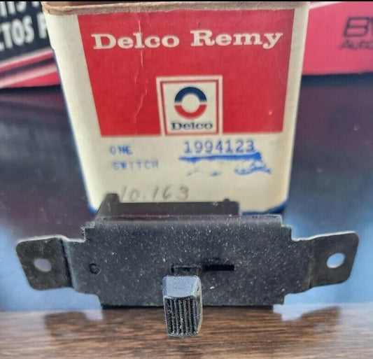 NOS OEM GM 1973-1975 Chevelle Malibu Non Pulse Wiper Switch 1994123