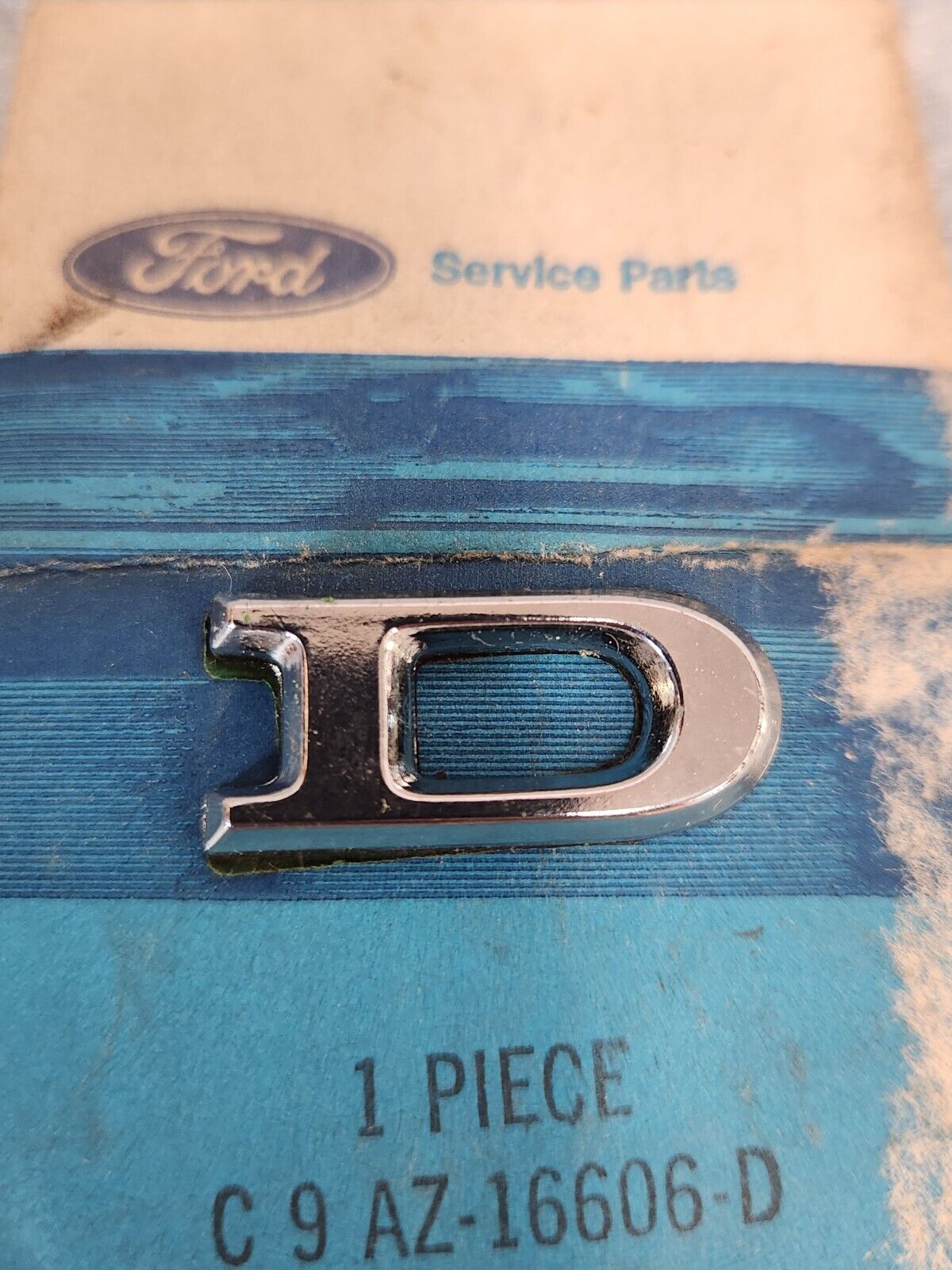 NOS OEM  1969 1970 FORD GALAXIE CUSTOM 500 LTD HOOD LETTER 'D' C9AZ-16606-D