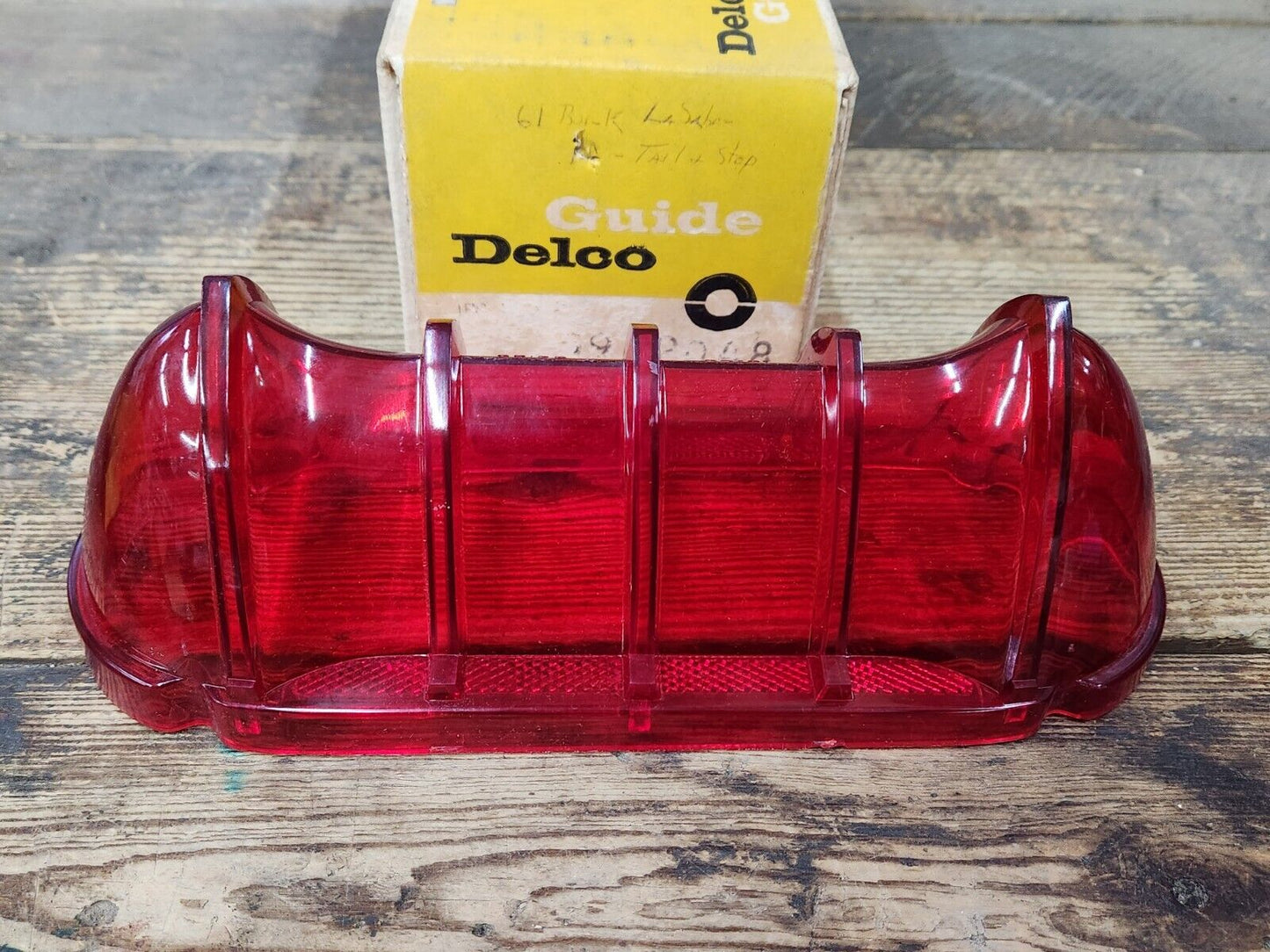 NOS OEM GM 1961 BUICK LESABRE GUIDE RH TAIL LIGHT LENS 5952048 Guide Delco