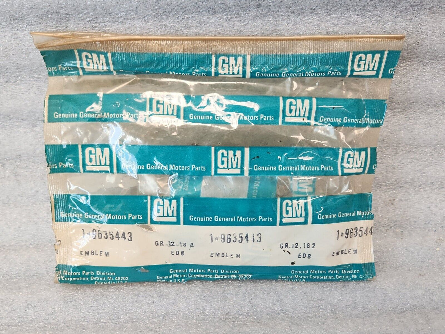 NOS OEM GM 1978 CAMARO Z28 REAR FUEL DOOR PANEL EMBLEM - 3 COLOR - BLUE 9635443