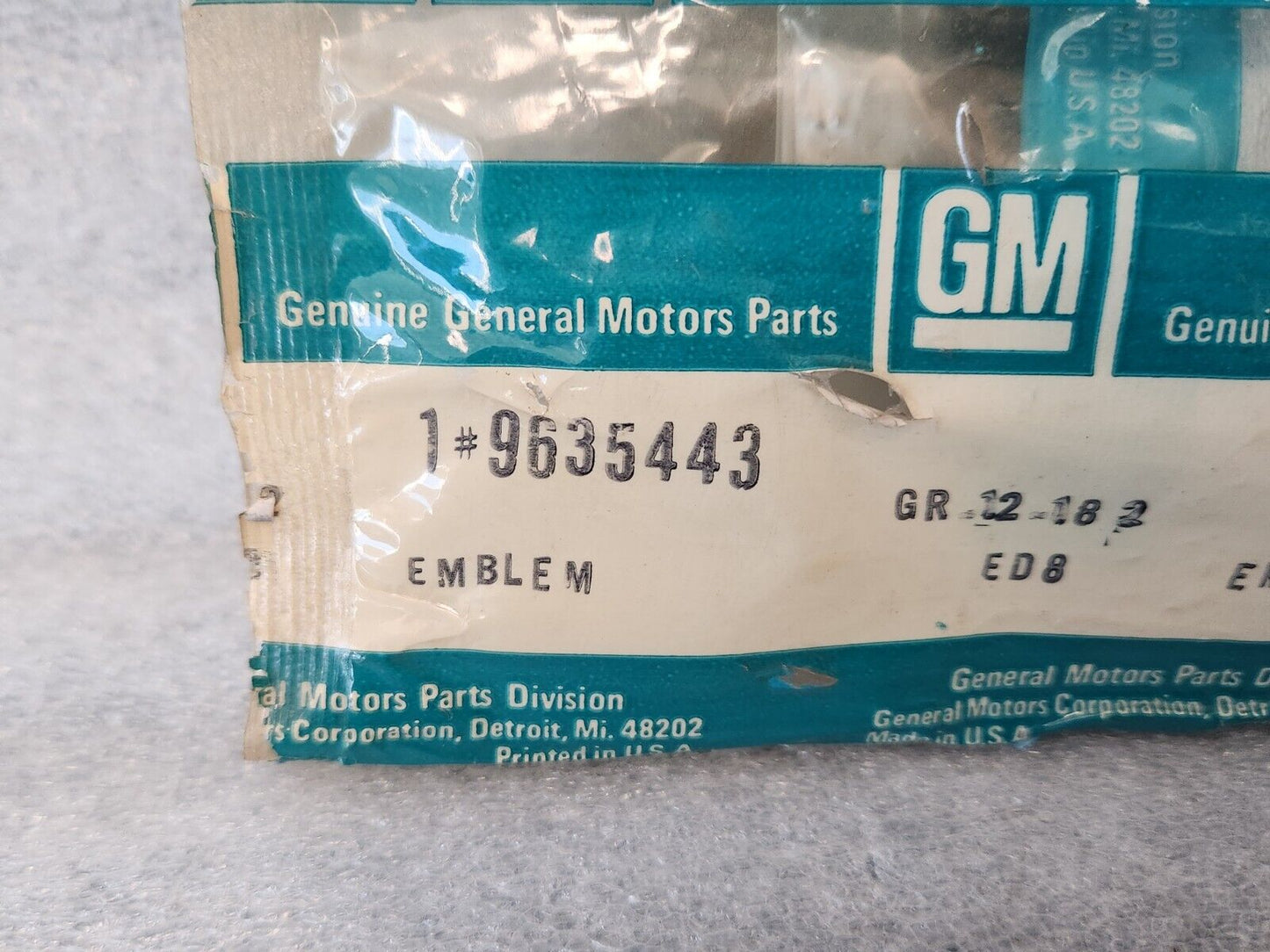 NOS OEM GM 1978 CAMARO Z28 REAR FUEL DOOR PANEL EMBLEM - 3 COLOR - BLUE 9635443