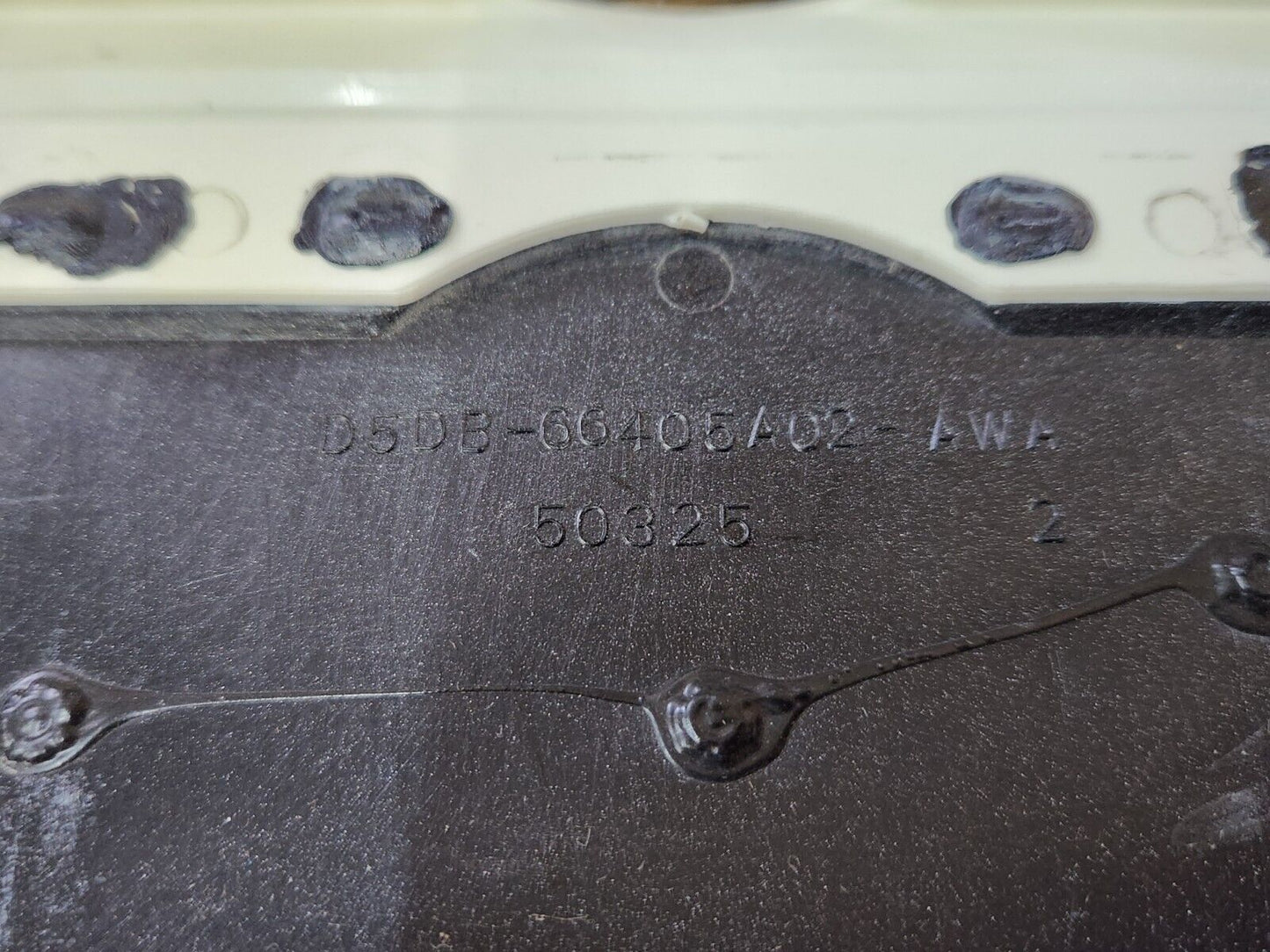 NOS 1975-1977 FORD GRANADA WHITE REAR FUEL FILLER DOOR w/EMBLEM D5DZ-66405A26-C