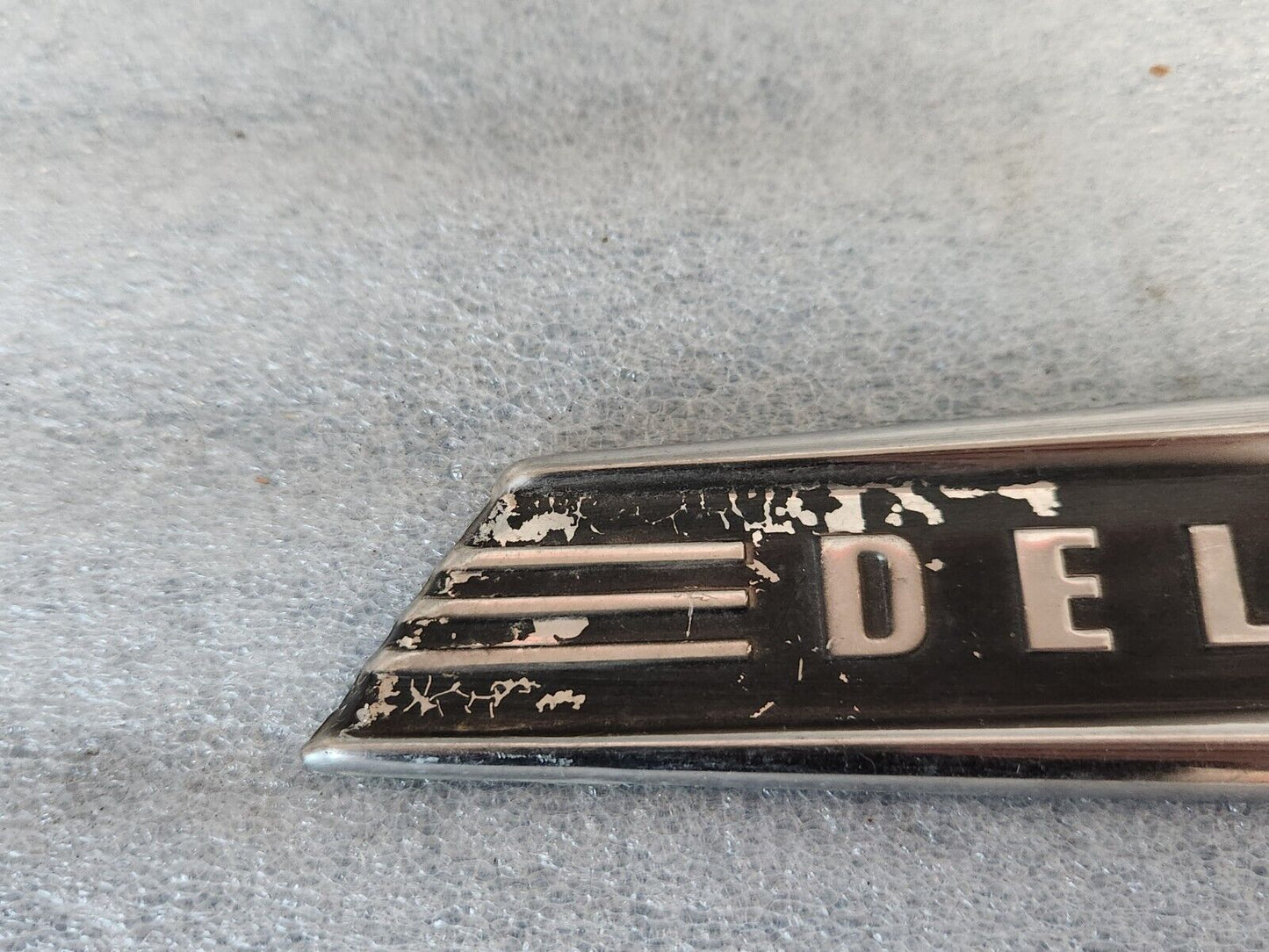 1950-1953 Ford Deluxe Right Passenger Side Fender Spear Moulding Emblem OEM