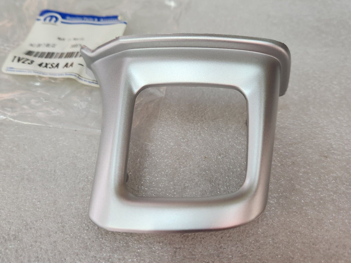 NEW OEM MOPAR 11-14 DODGE CHALLENGER CHARGER STEERING WHEEL RH BEZEL 1VZ34XSAAA