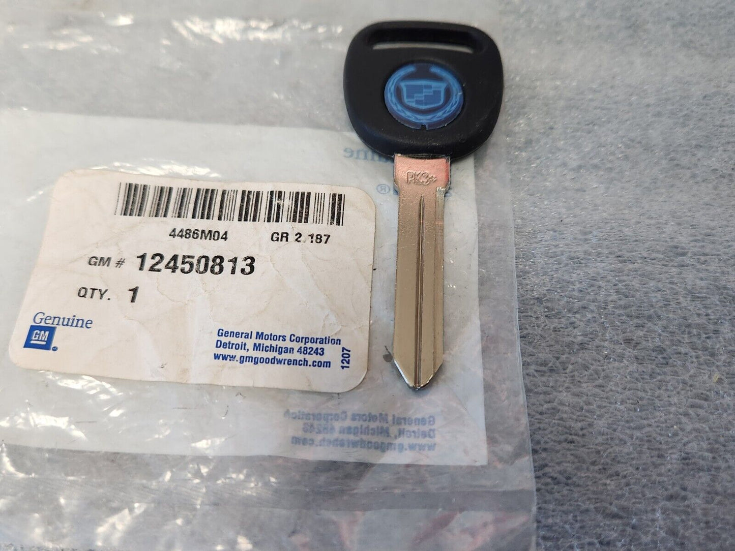 NOS OEM GM Cadillac CTS 2003-2007 Transponder Chip Jewel Logo Key 12450813 NEW