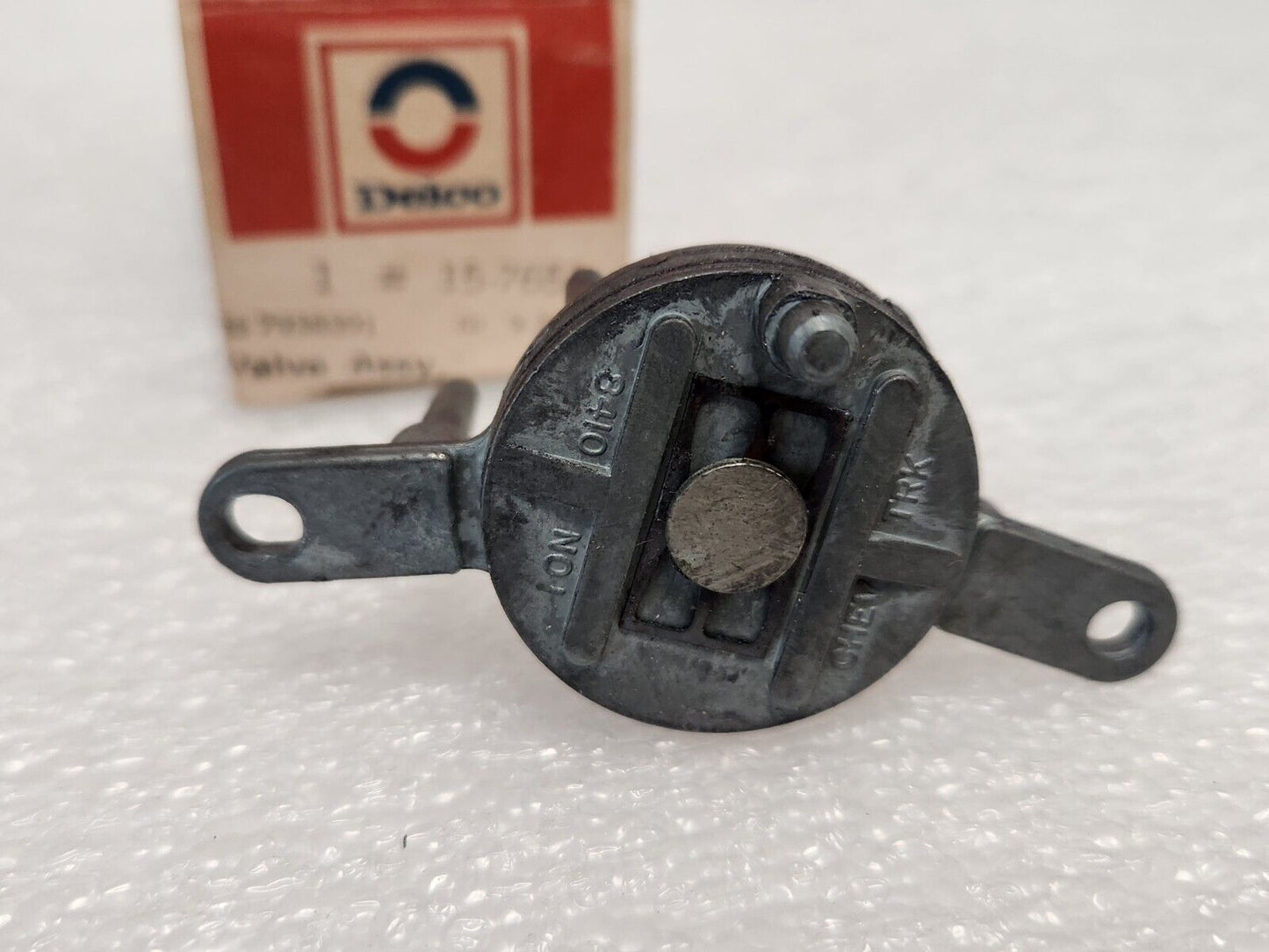 NOS OEM 1973 Chevy Truck Air Conditioning Vacuum Select Valve 7938391 GM 15-7651